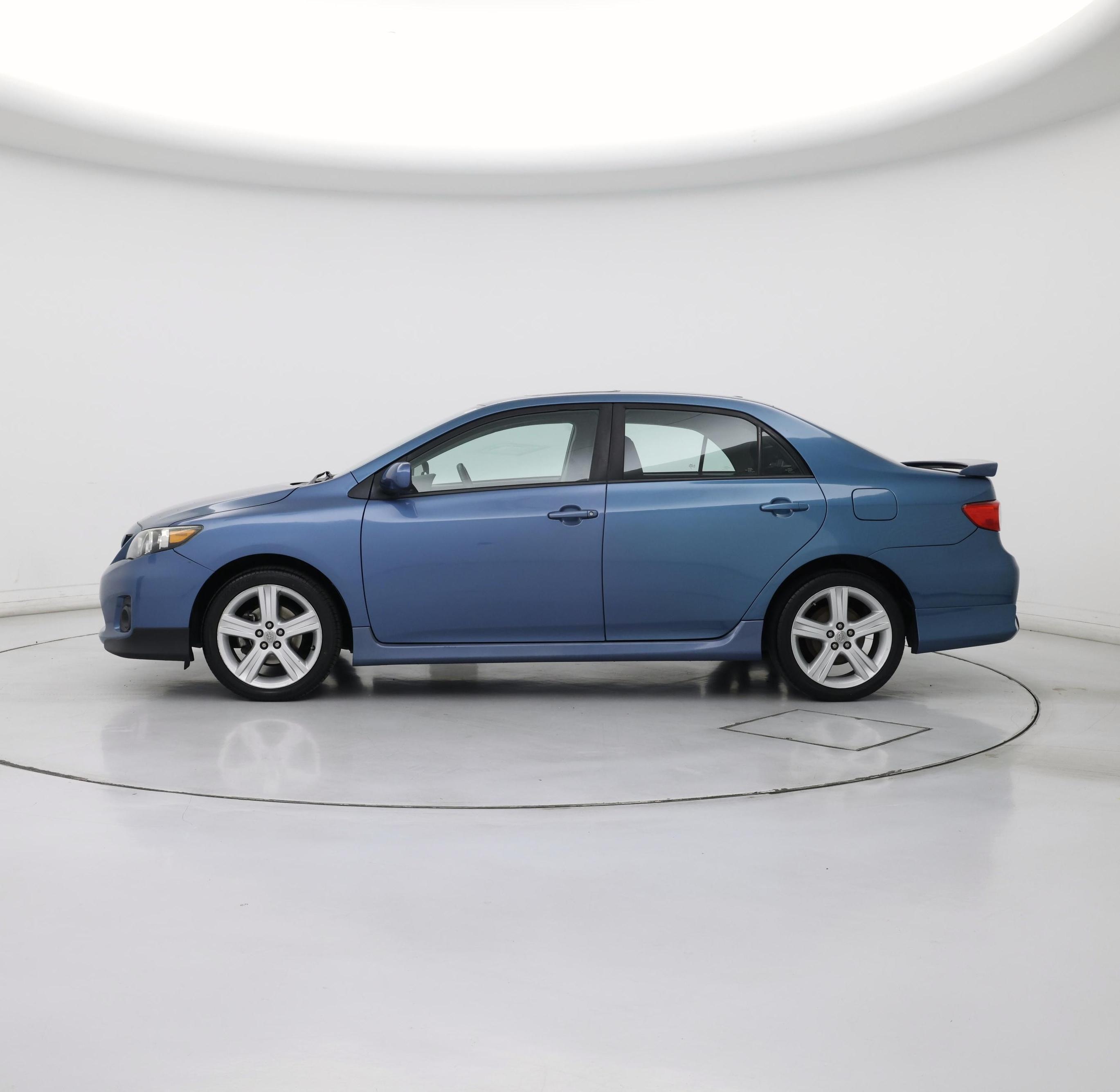 Thumbnail: 2013 Toyota Corolla - 3
