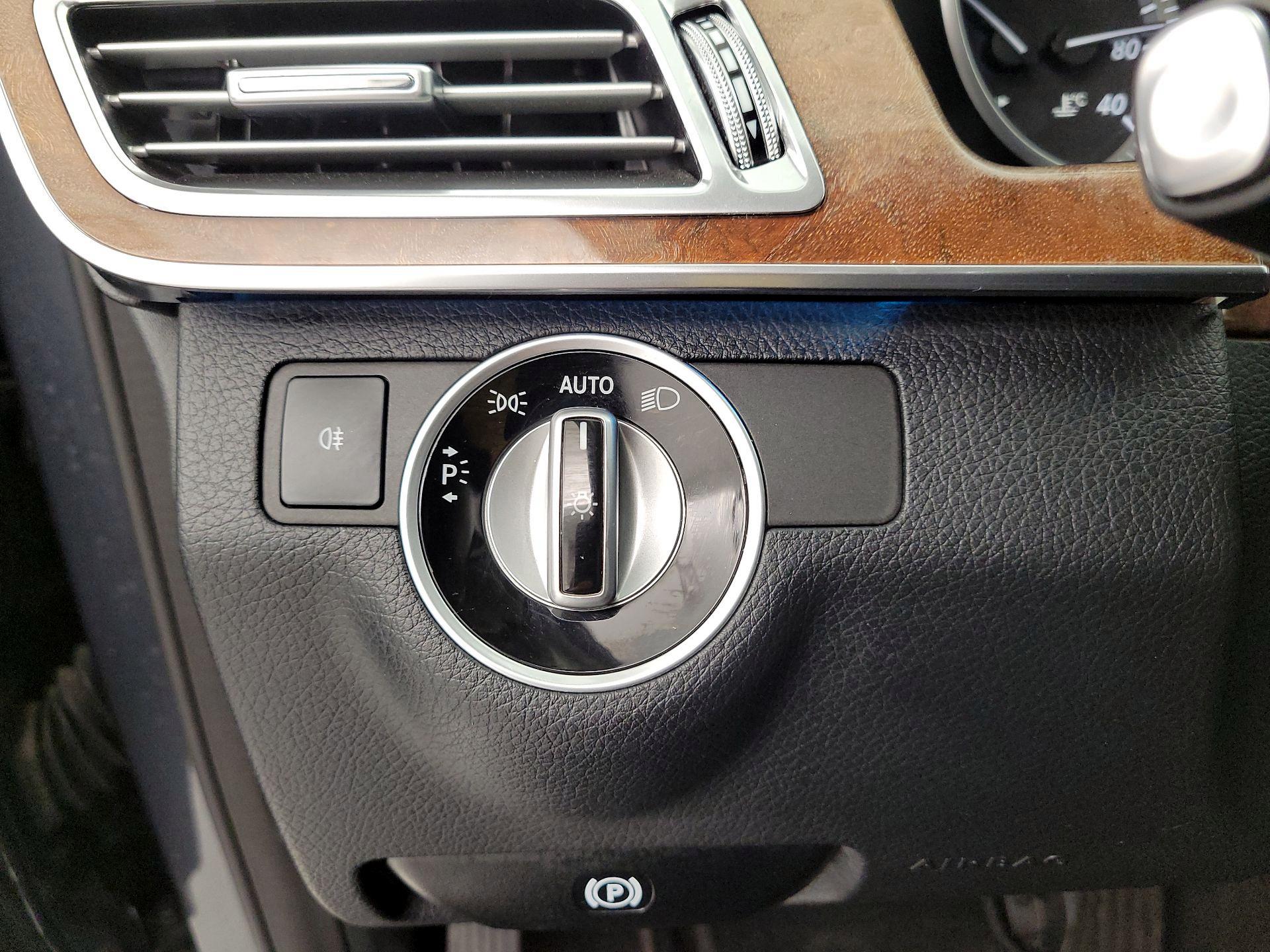 Thumbnail: 2014 Mercedes-Benz E-Class - 13