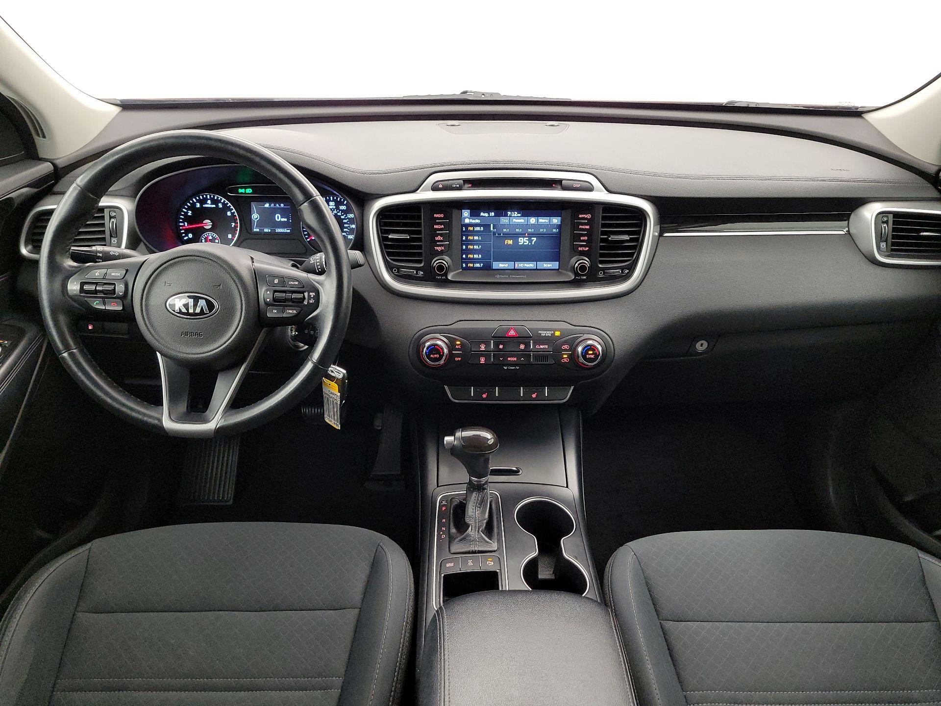 Thumbnail: 2017 Kia Sorento - 9