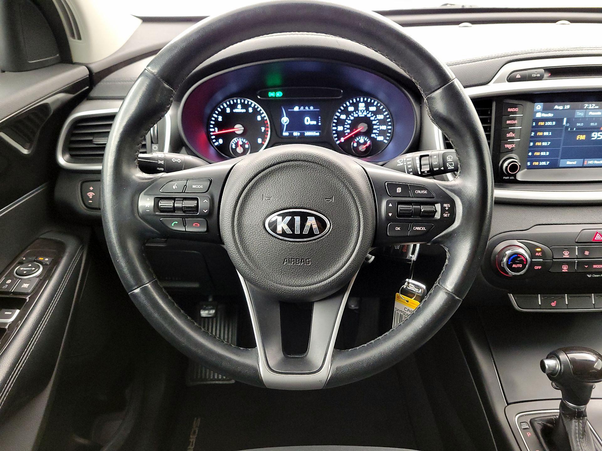 Thumbnail: 2017 Kia Sorento - 10