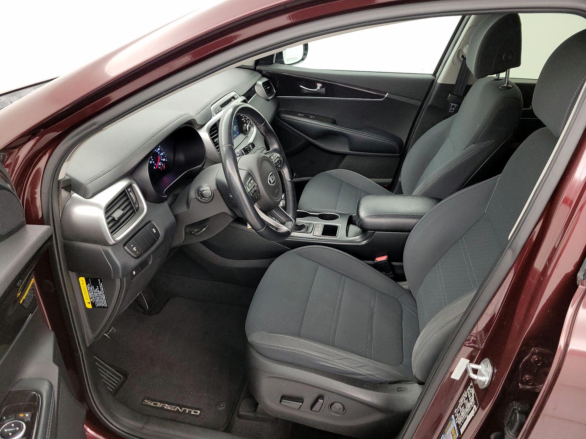 Thumbnail: 2017 Kia Sorento - 11