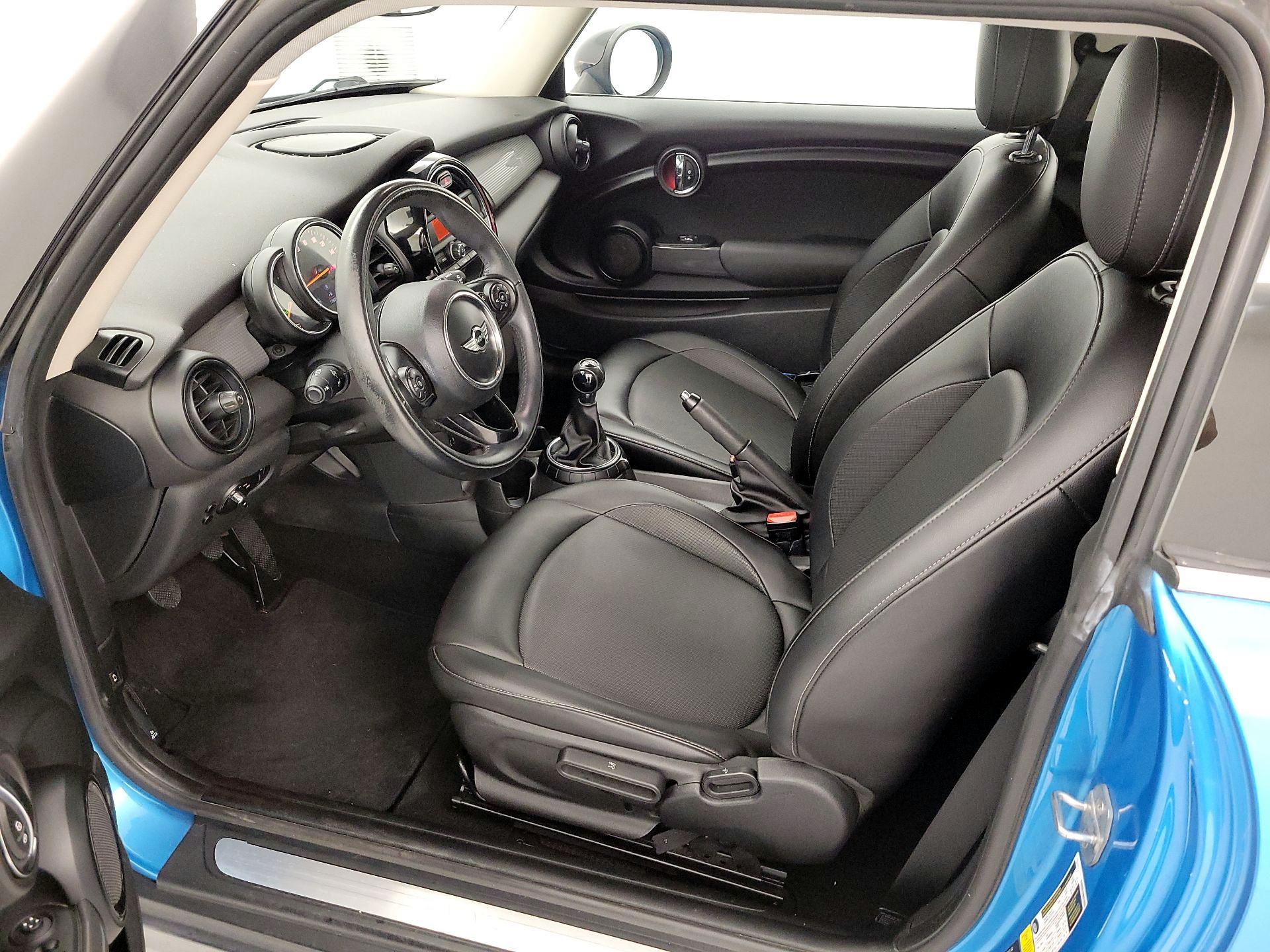 Thumbnail: 2016 MINI Cooper Hardtop - 11