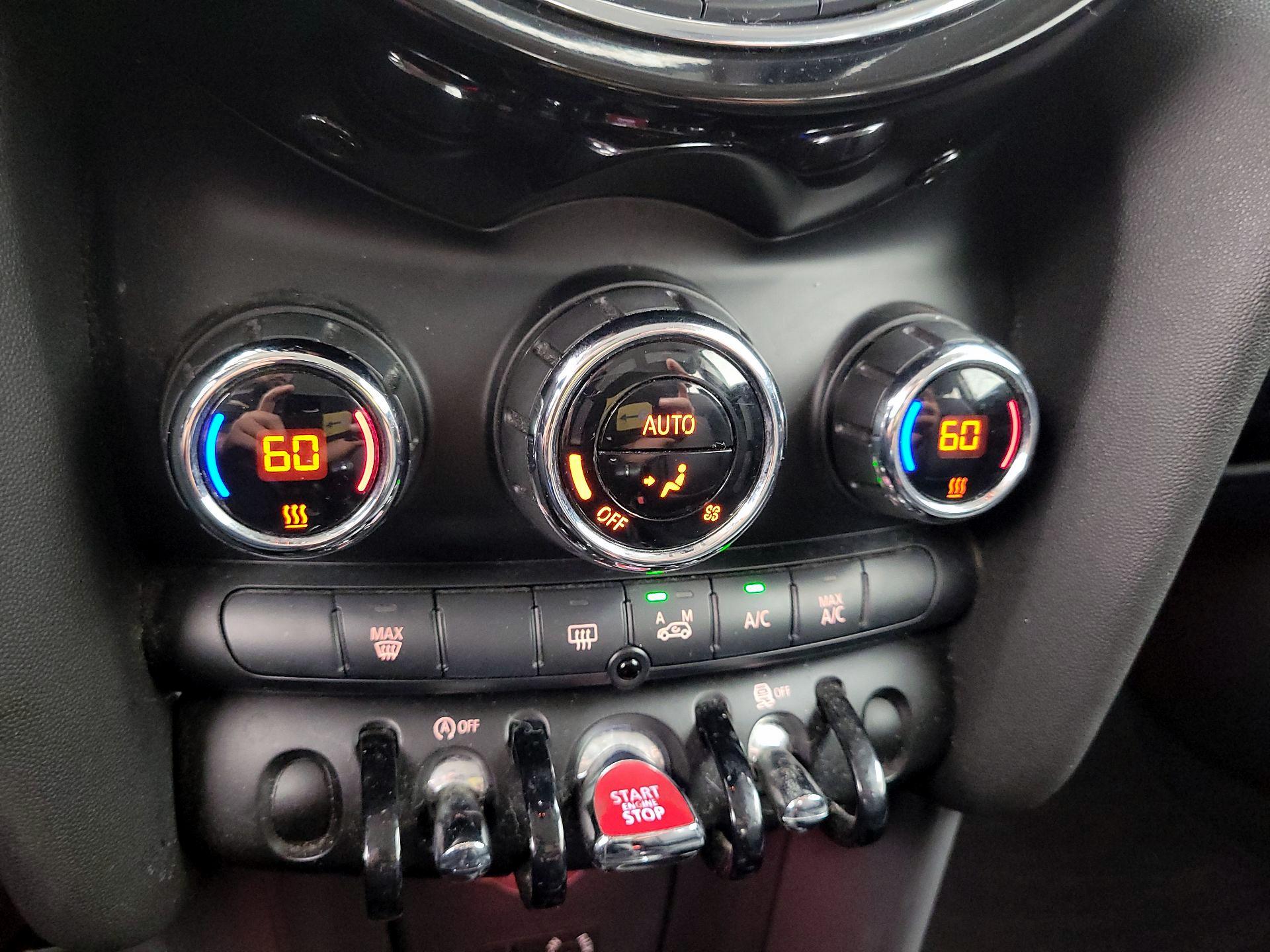 Thumbnail: 2016 MINI Cooper Hardtop - 15