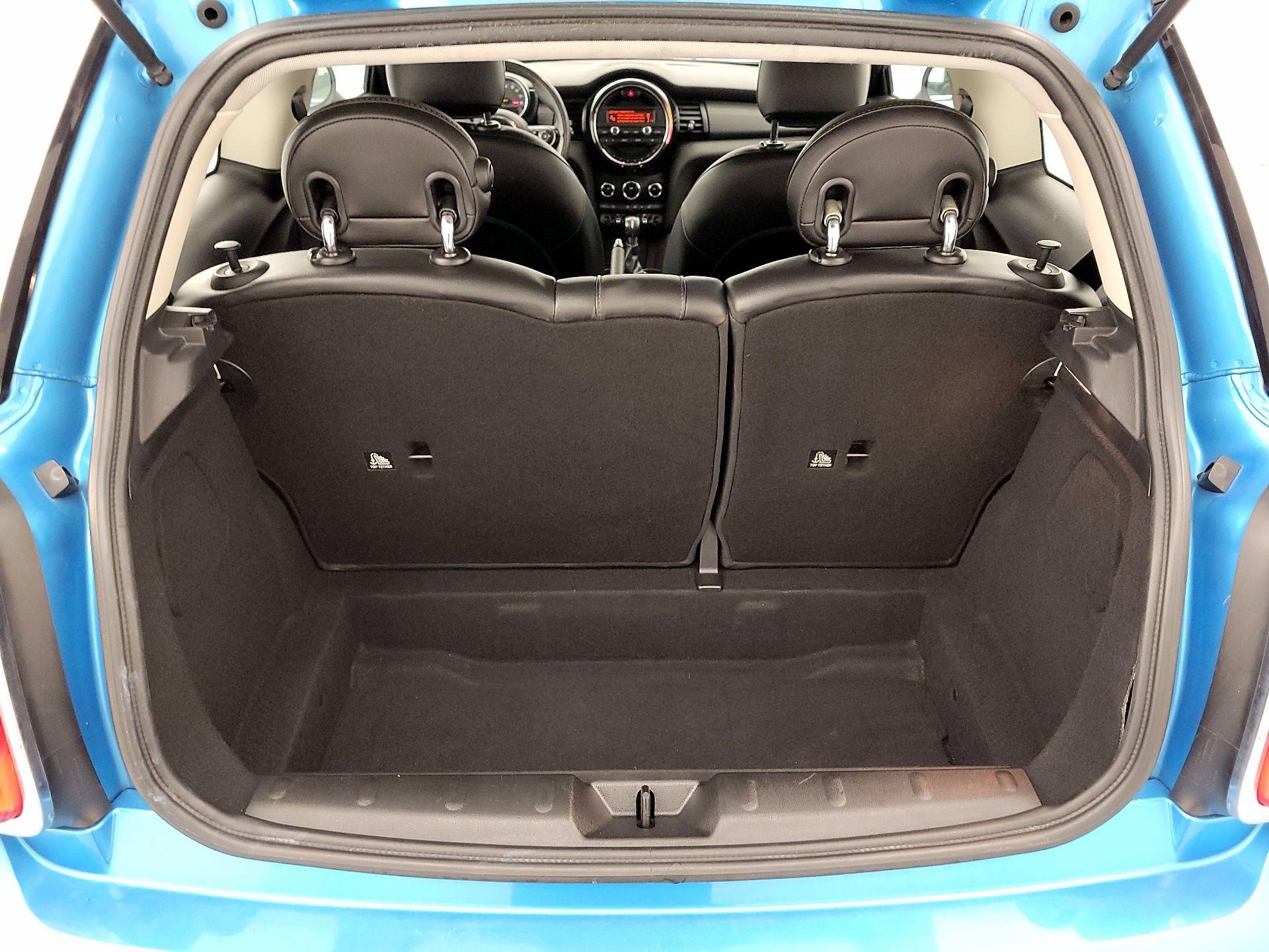 Thumbnail: 2016 MINI Cooper Hardtop - 19