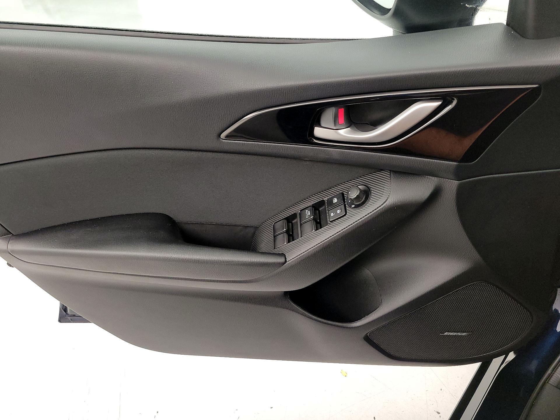 Thumbnail: 2015 Mazda Mazda3 - 12