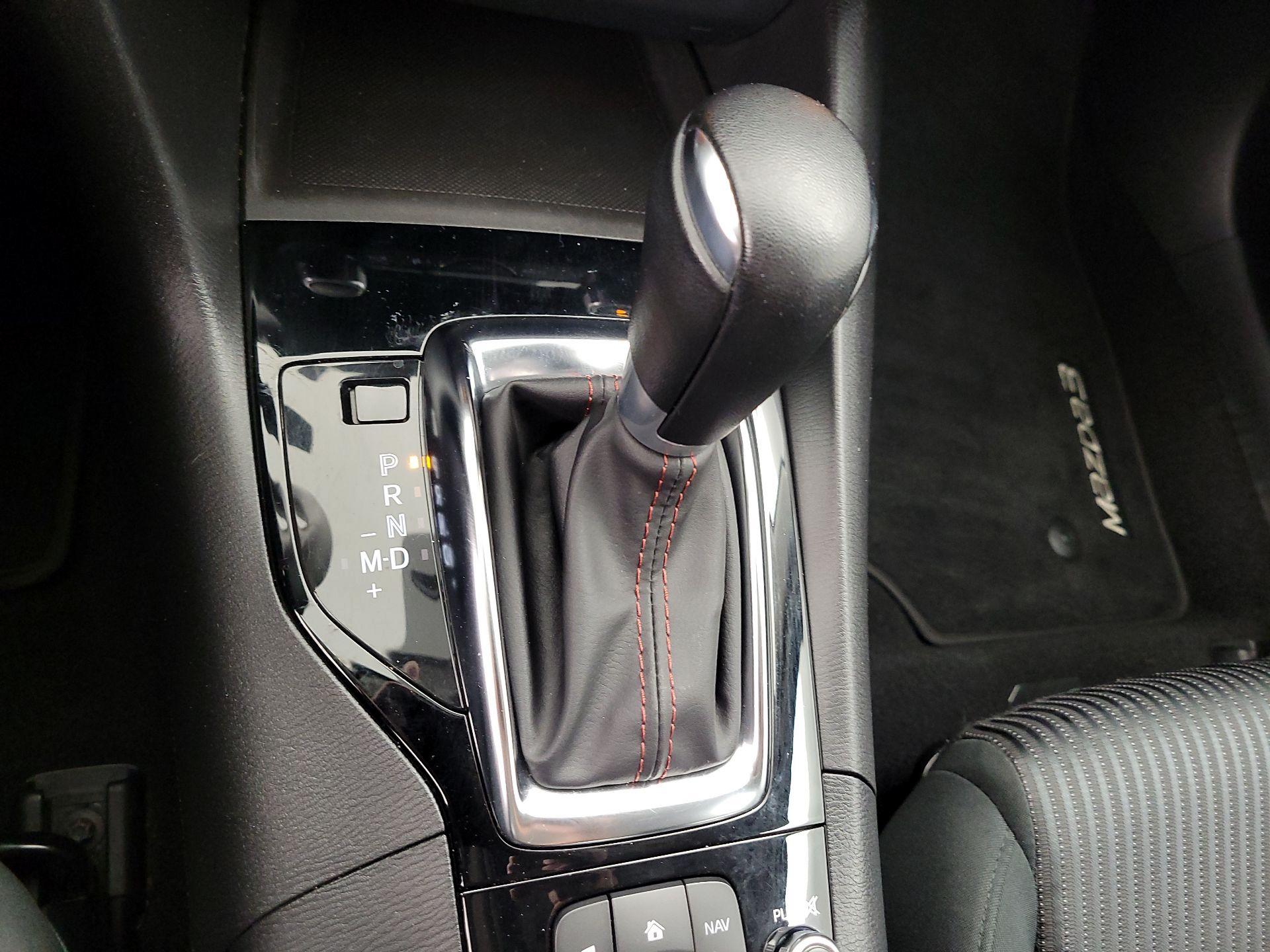Thumbnail: 2015 Mazda Mazda3 - 17