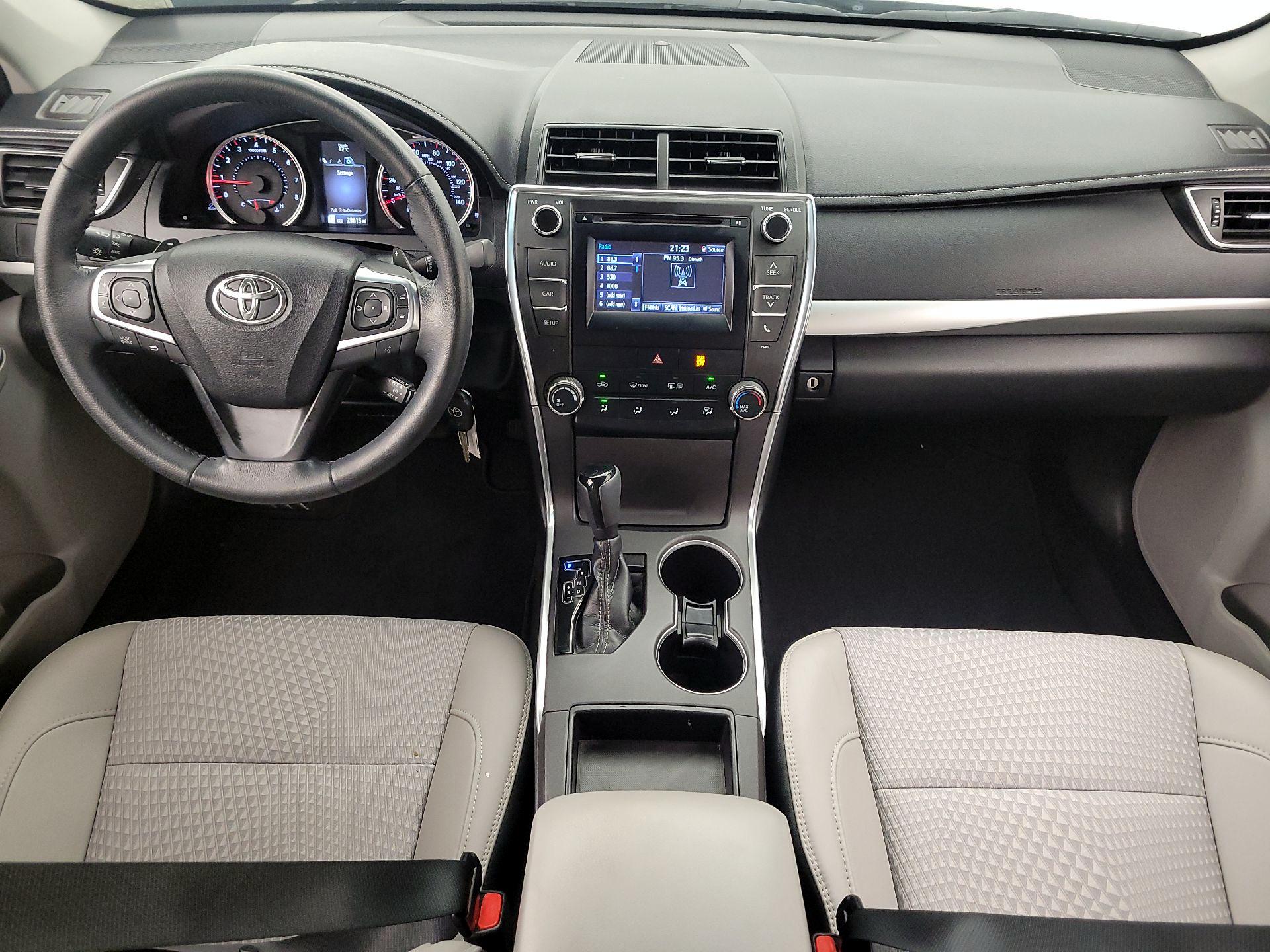 Thumbnail: 2015 Toyota Camry - 9