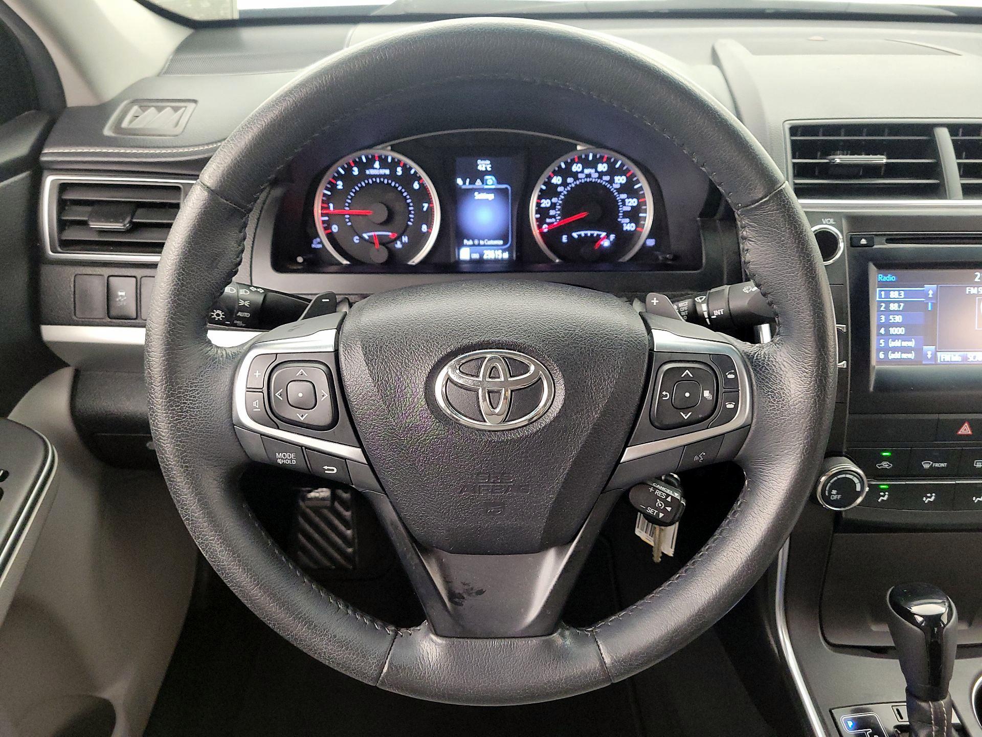 Thumbnail: 2015 Toyota Camry - 10