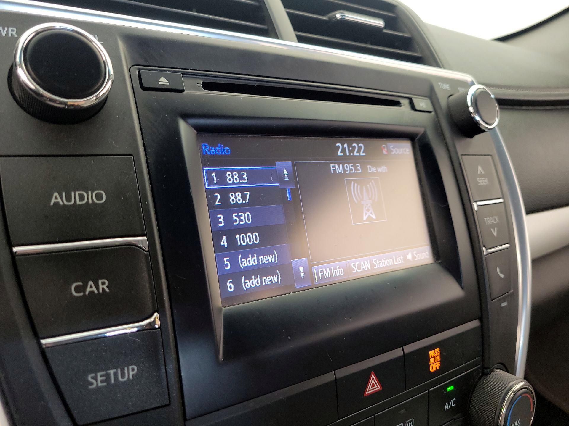 Thumbnail: 2015 Toyota Camry - 15