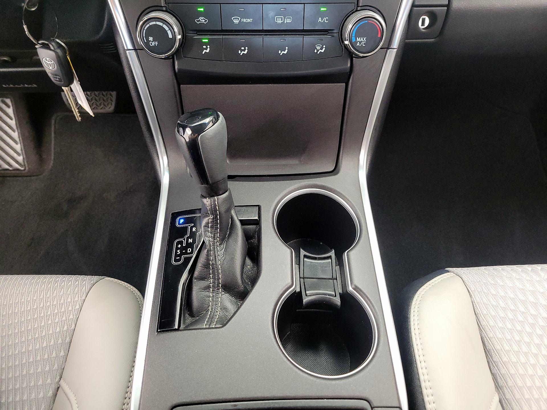 Thumbnail: 2015 Toyota Camry - 17