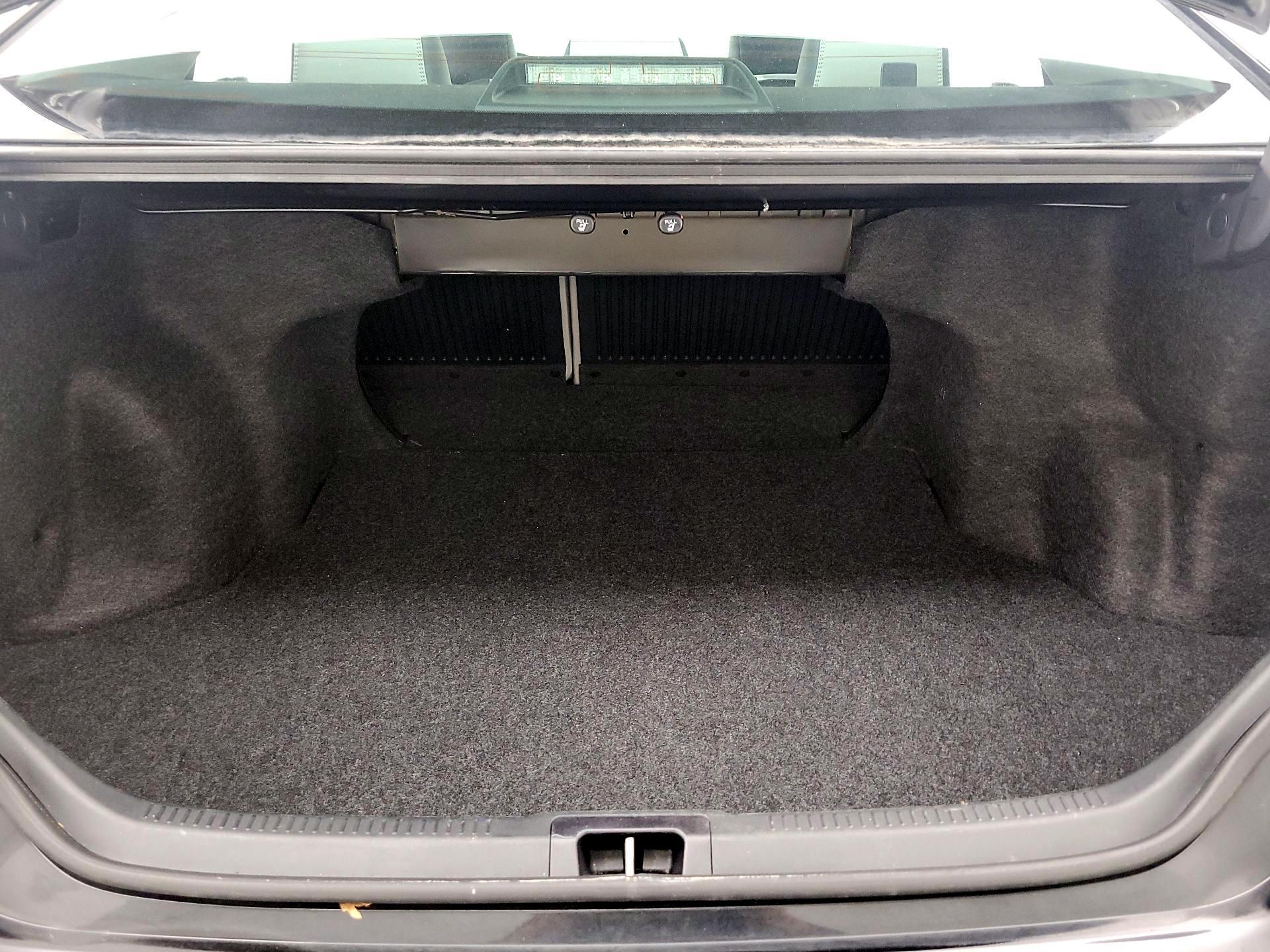 Thumbnail: 2015 Toyota Camry - 20
