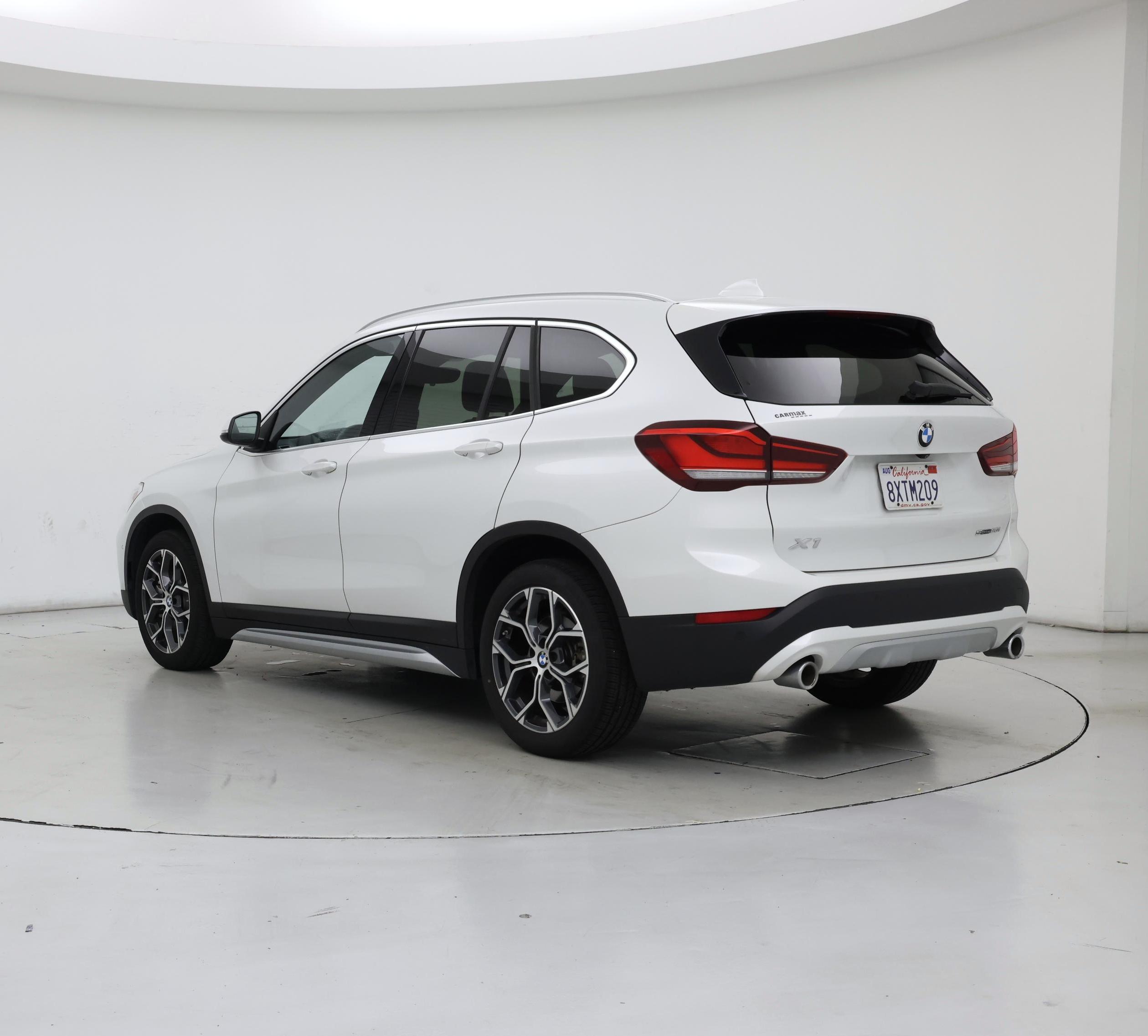 Thumbnail: 2021 BMW X1 - 2