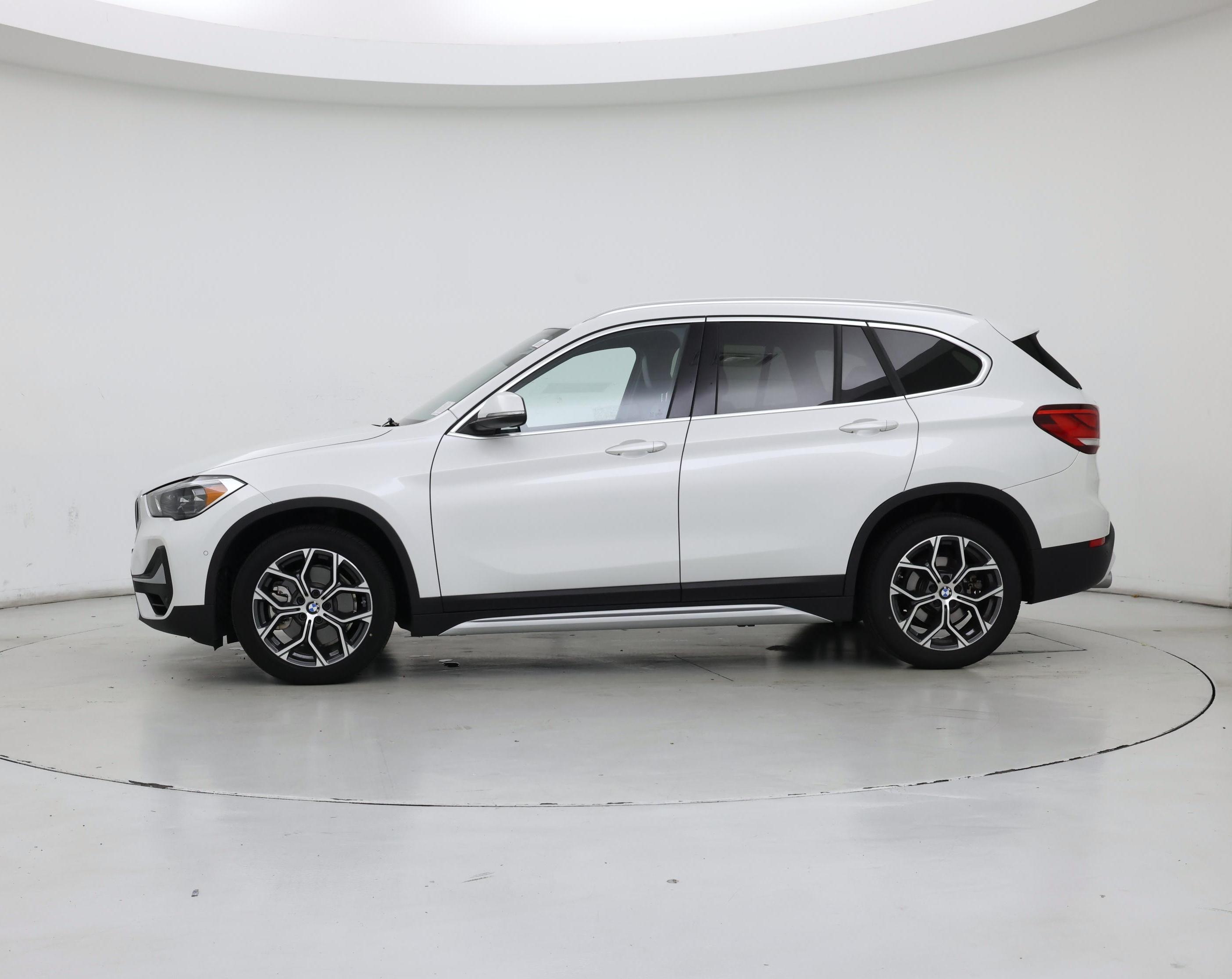 Thumbnail: 2021 BMW X1 - 3