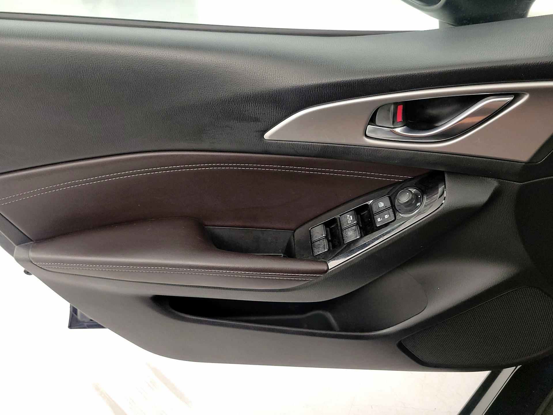 Thumbnail: 2017 Mazda Mazda3 - 12