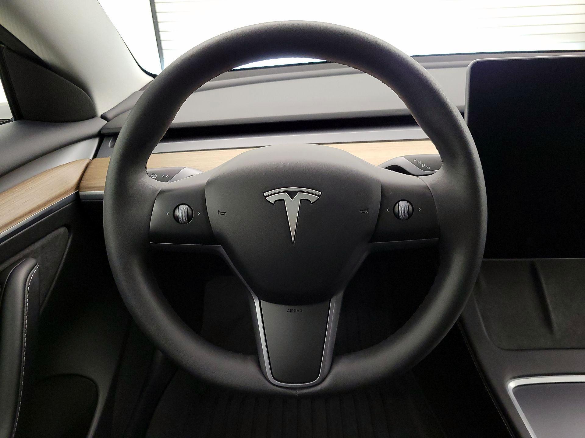 Thumbnail: 2023 Tesla Model 3 - 10