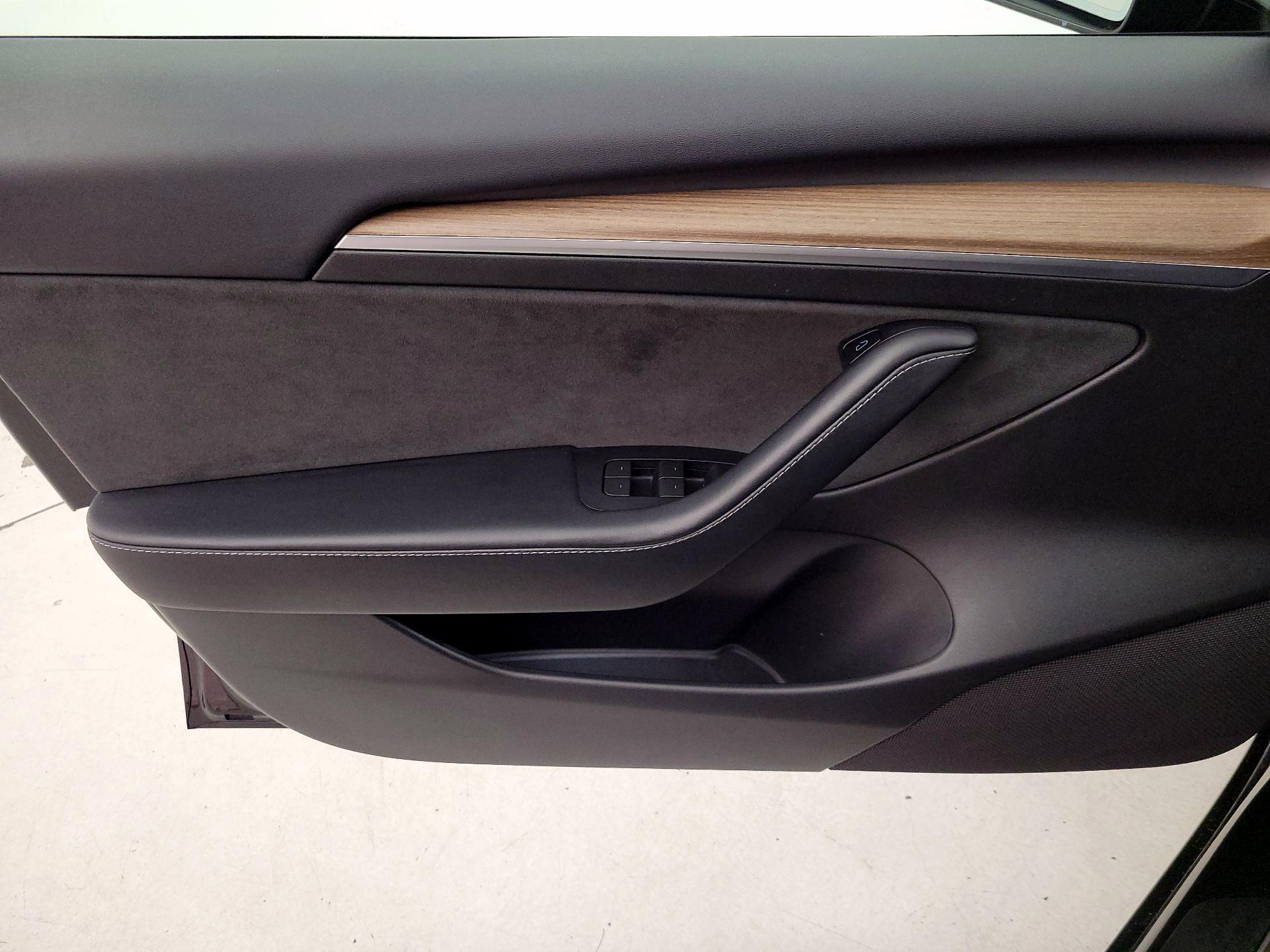 Thumbnail: 2023 Tesla Model 3 - 12