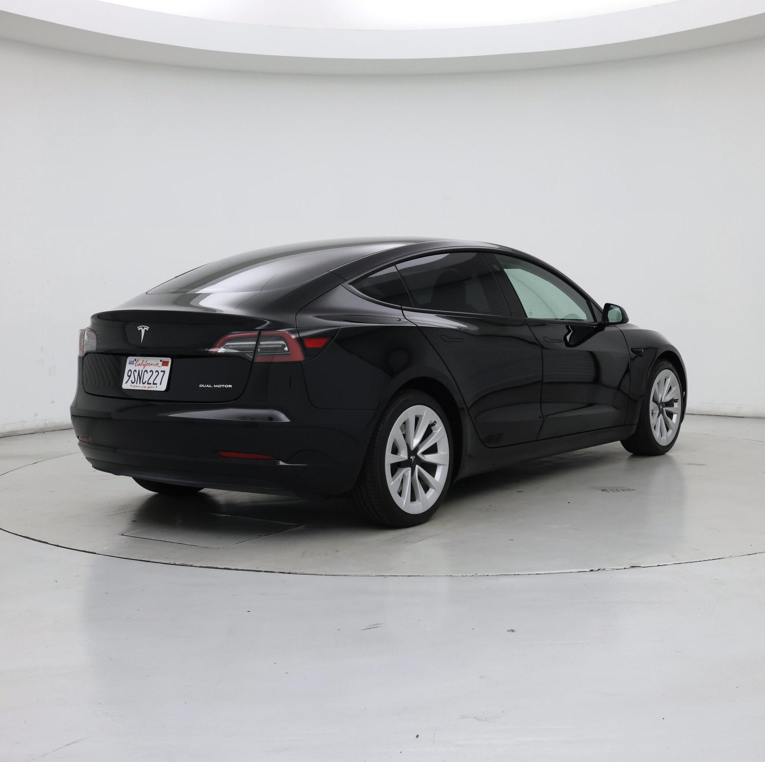 Thumbnail: 2023 Tesla Model 3 - 8