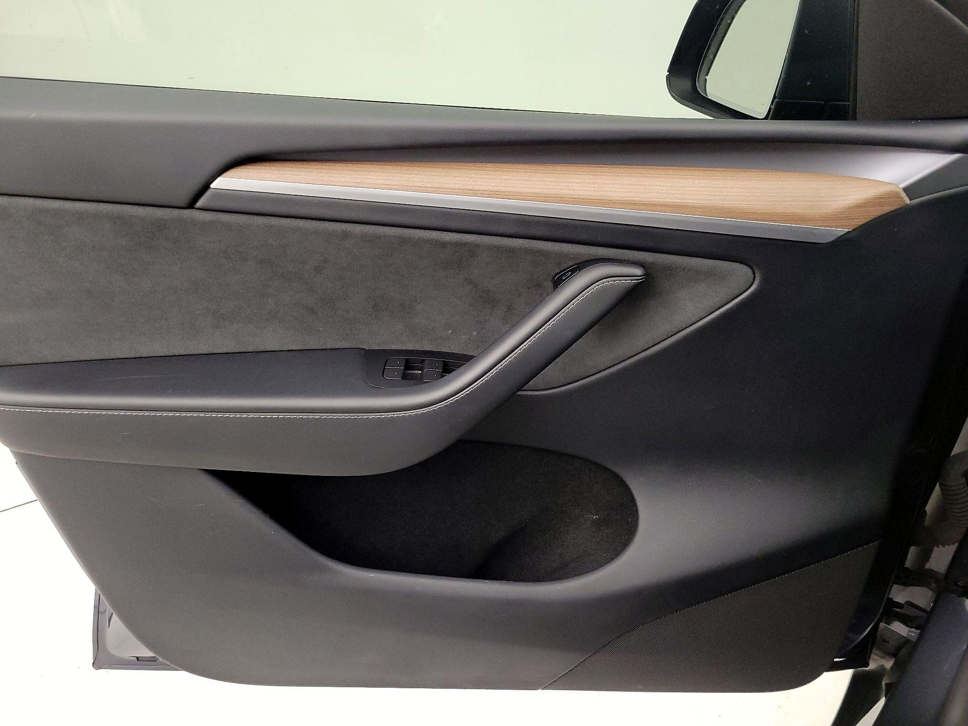 Thumbnail: 2023 Tesla Model Y - 12