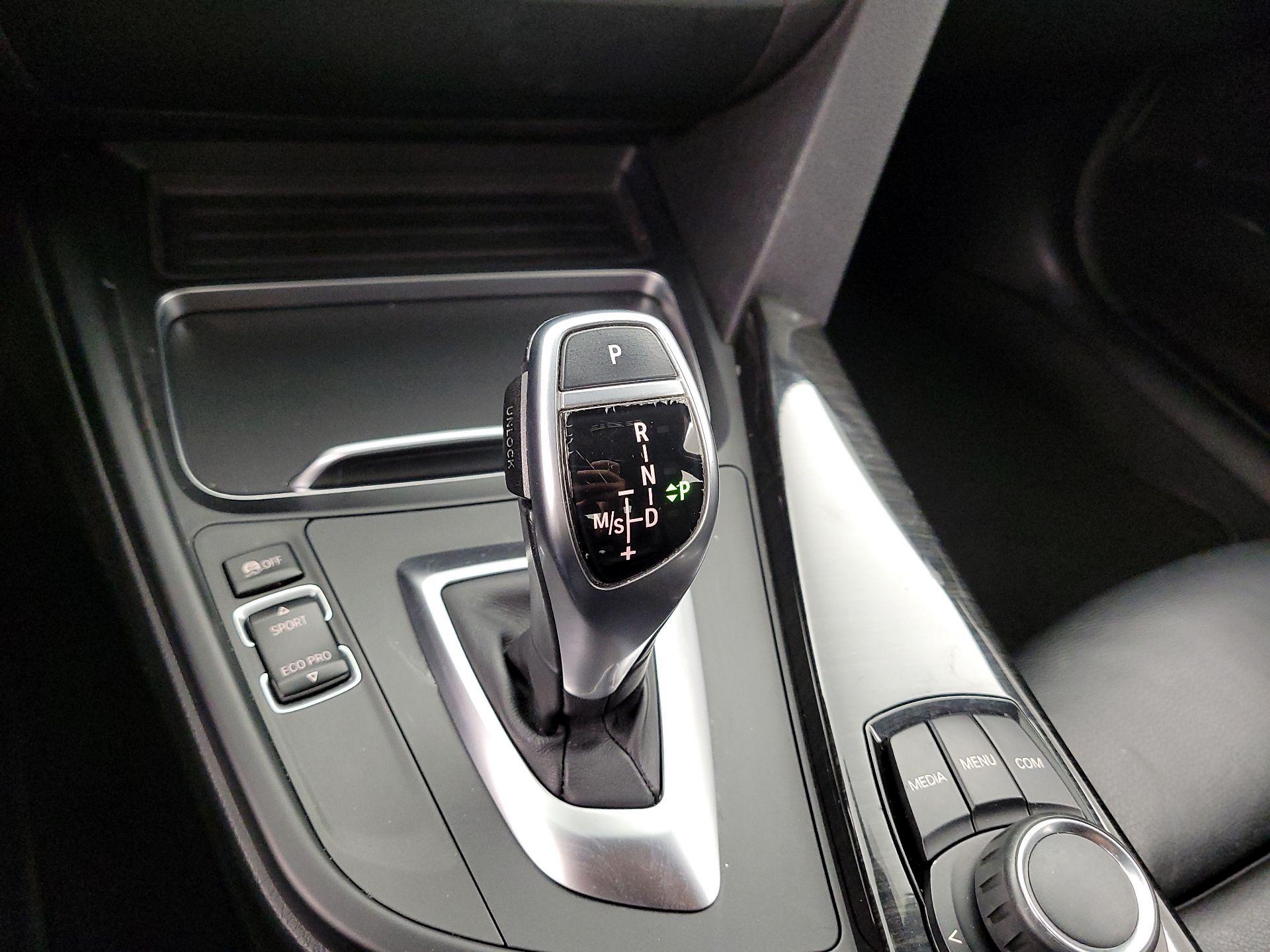 Thumbnail: 2018 BMW 3 Series - 17