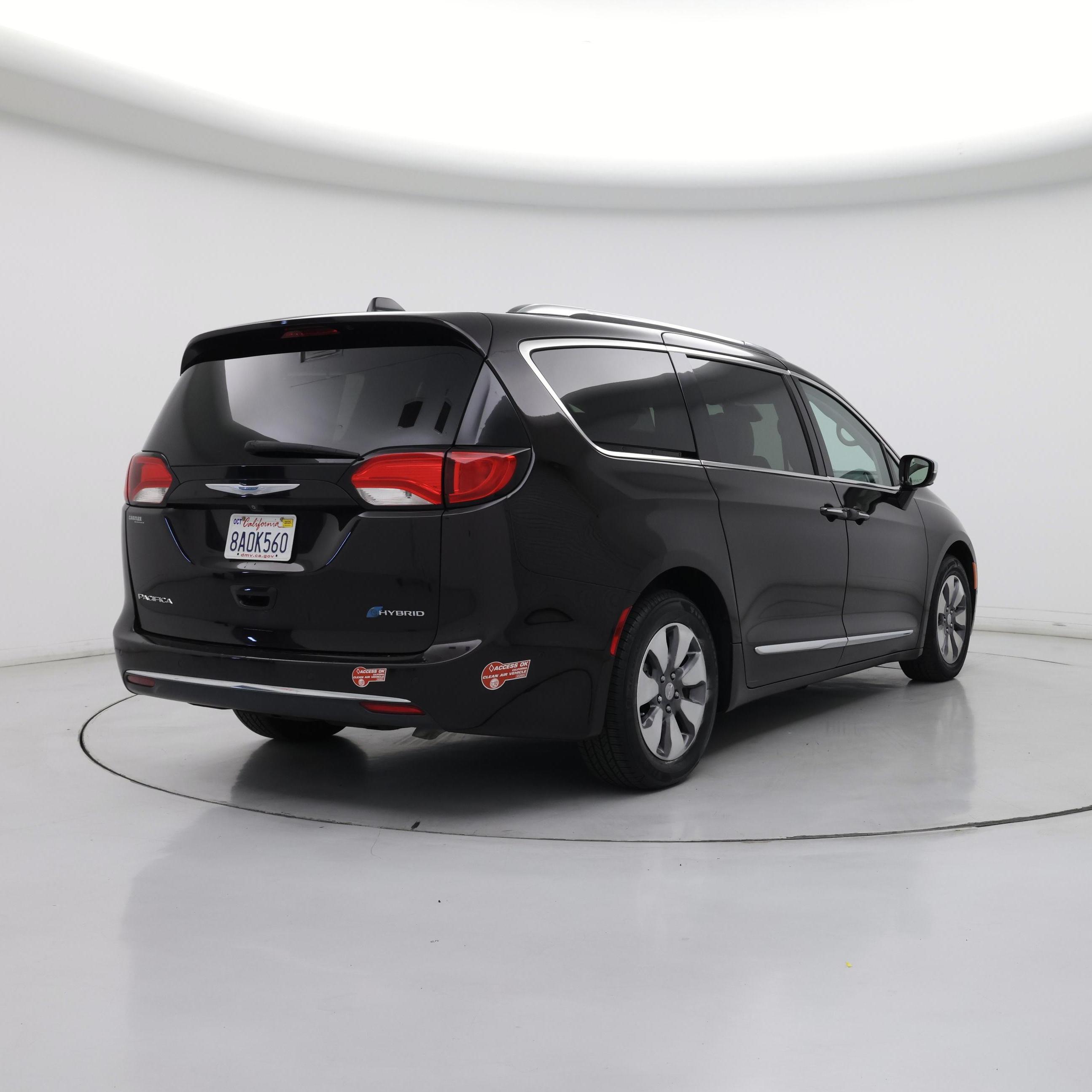 Thumbnail: 2017 Chrysler Pacifica - 8