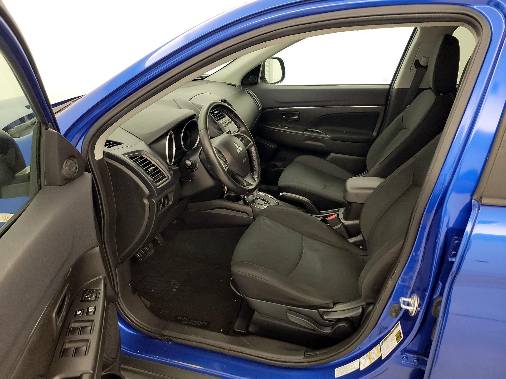 Thumbnail: 2015 Mitsubishi Outlander Sport - 11
