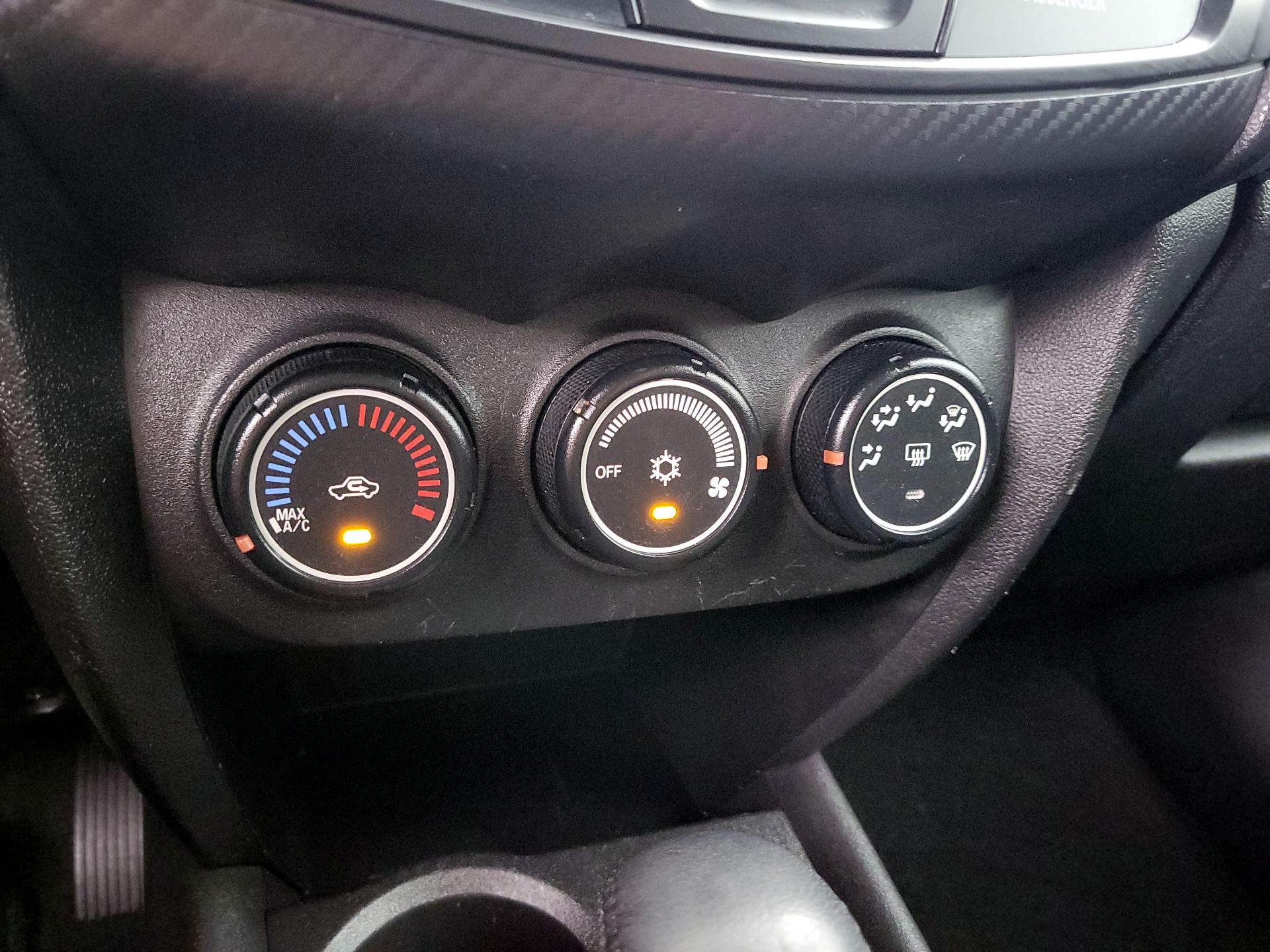 Thumbnail: 2015 Mitsubishi Outlander Sport - 15