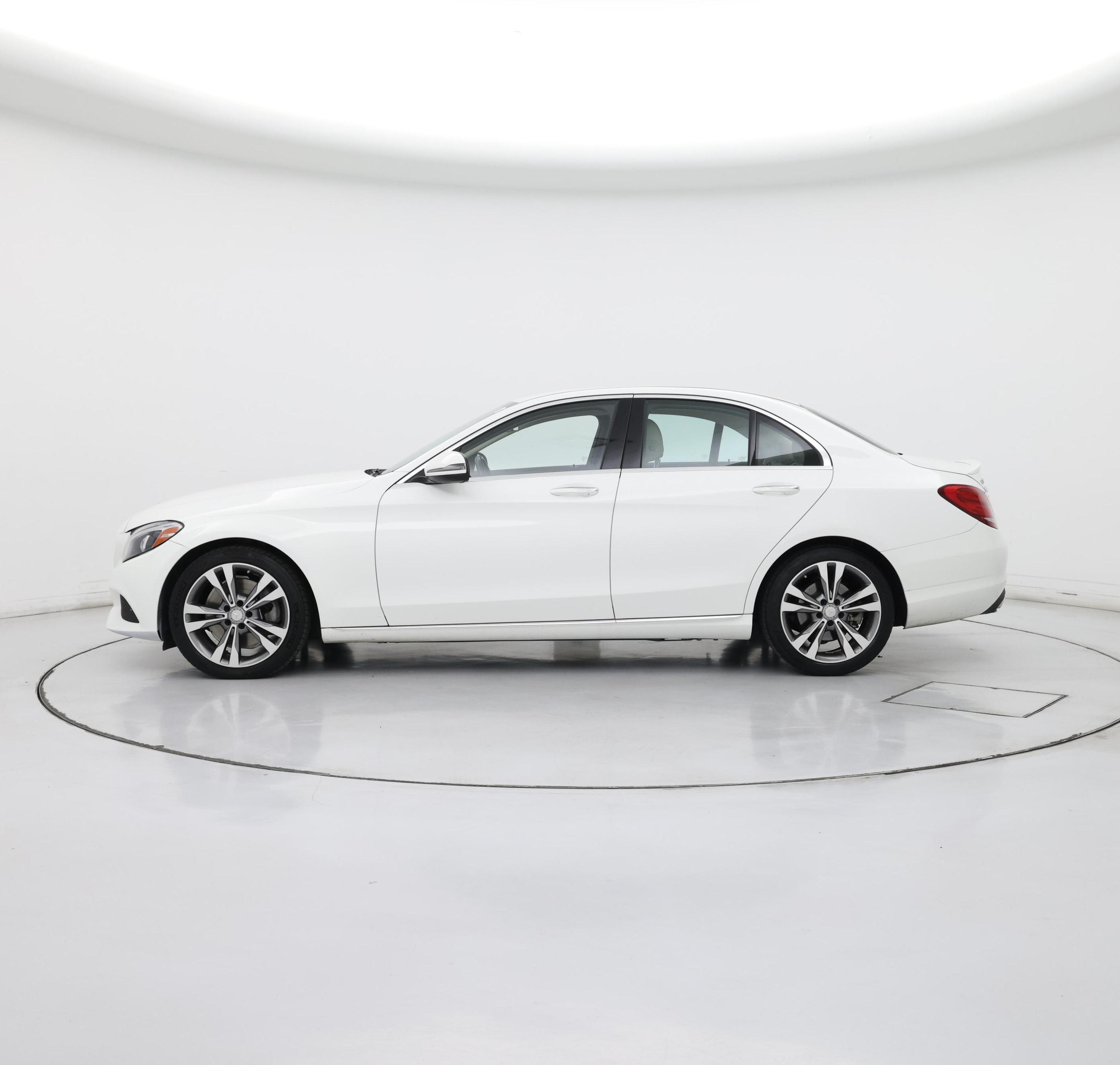 Thumbnail: 2016 Mercedes-Benz C-Class - 3