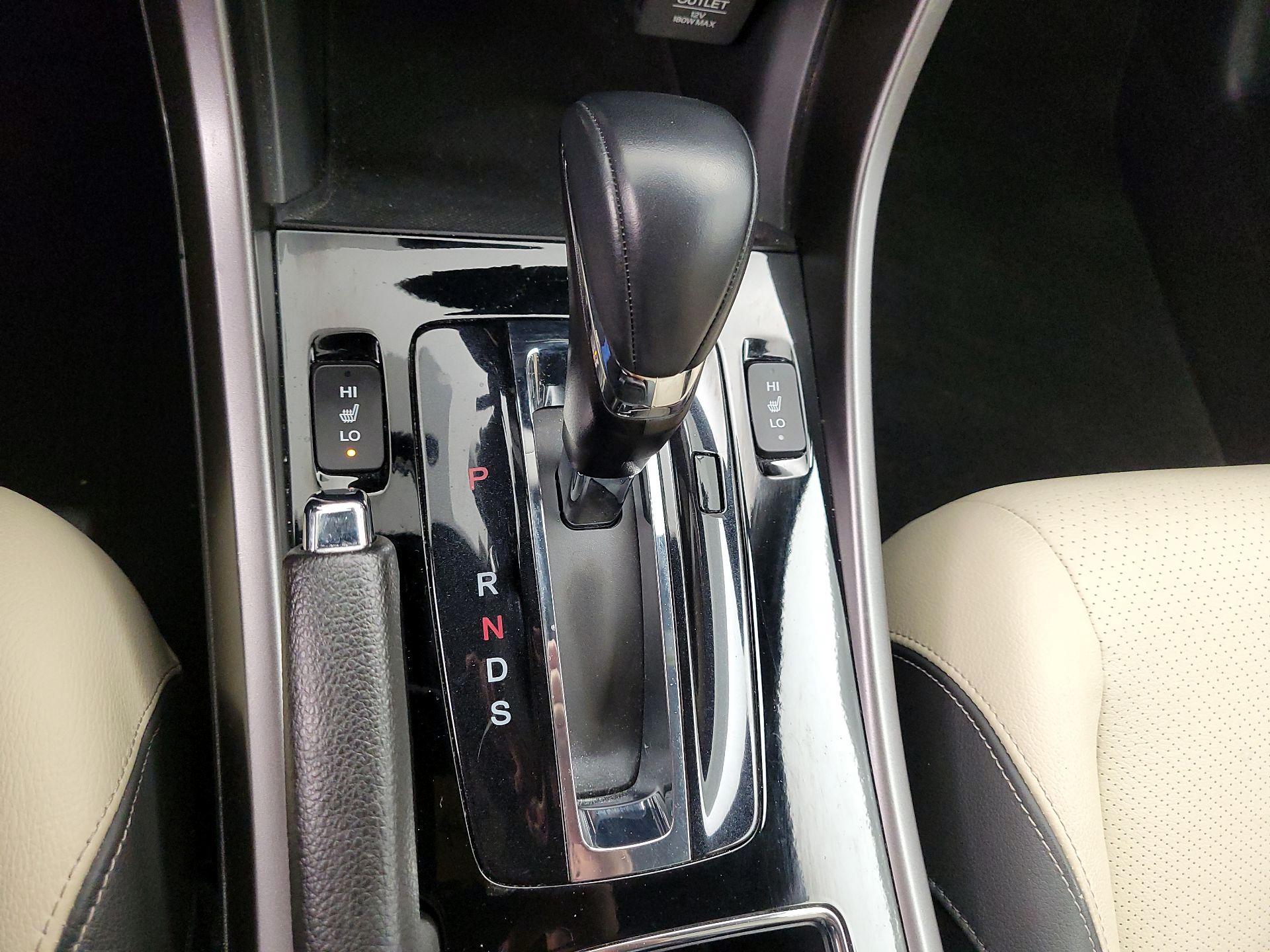 Thumbnail: 2016 Honda Accord - 17