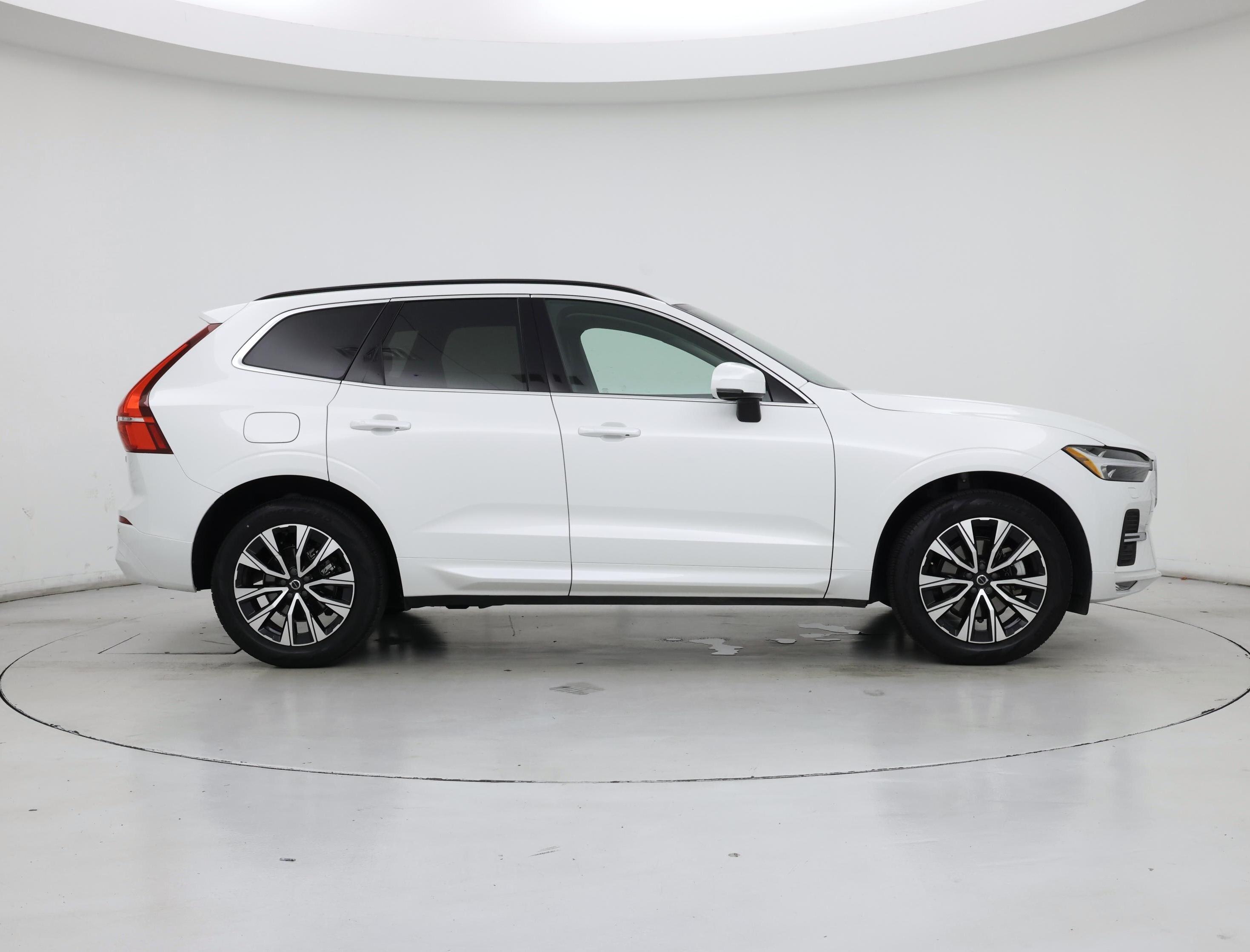 Thumbnail: 2023 Volvo XC60 - 7