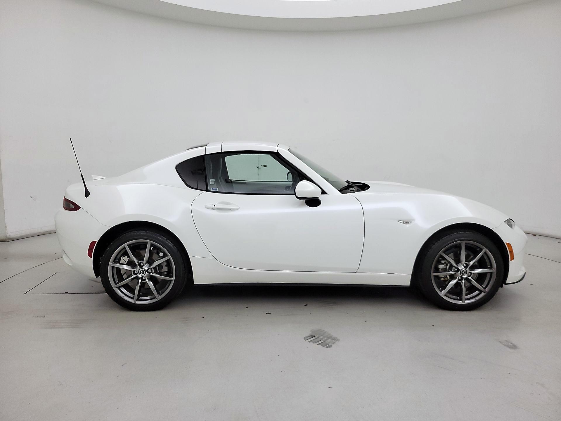Thumbnail: 2021 Mazda MX-5 Miata - 4