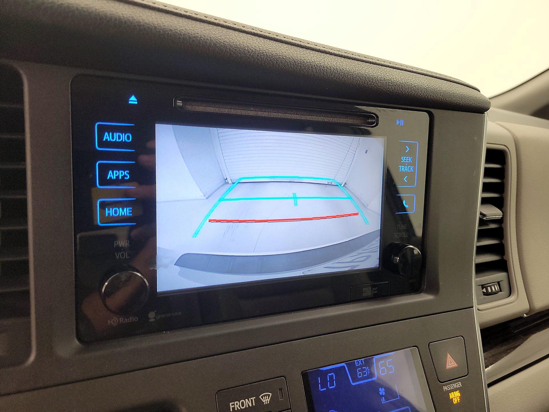 Thumbnail: 2015 Toyota Sienna - 15