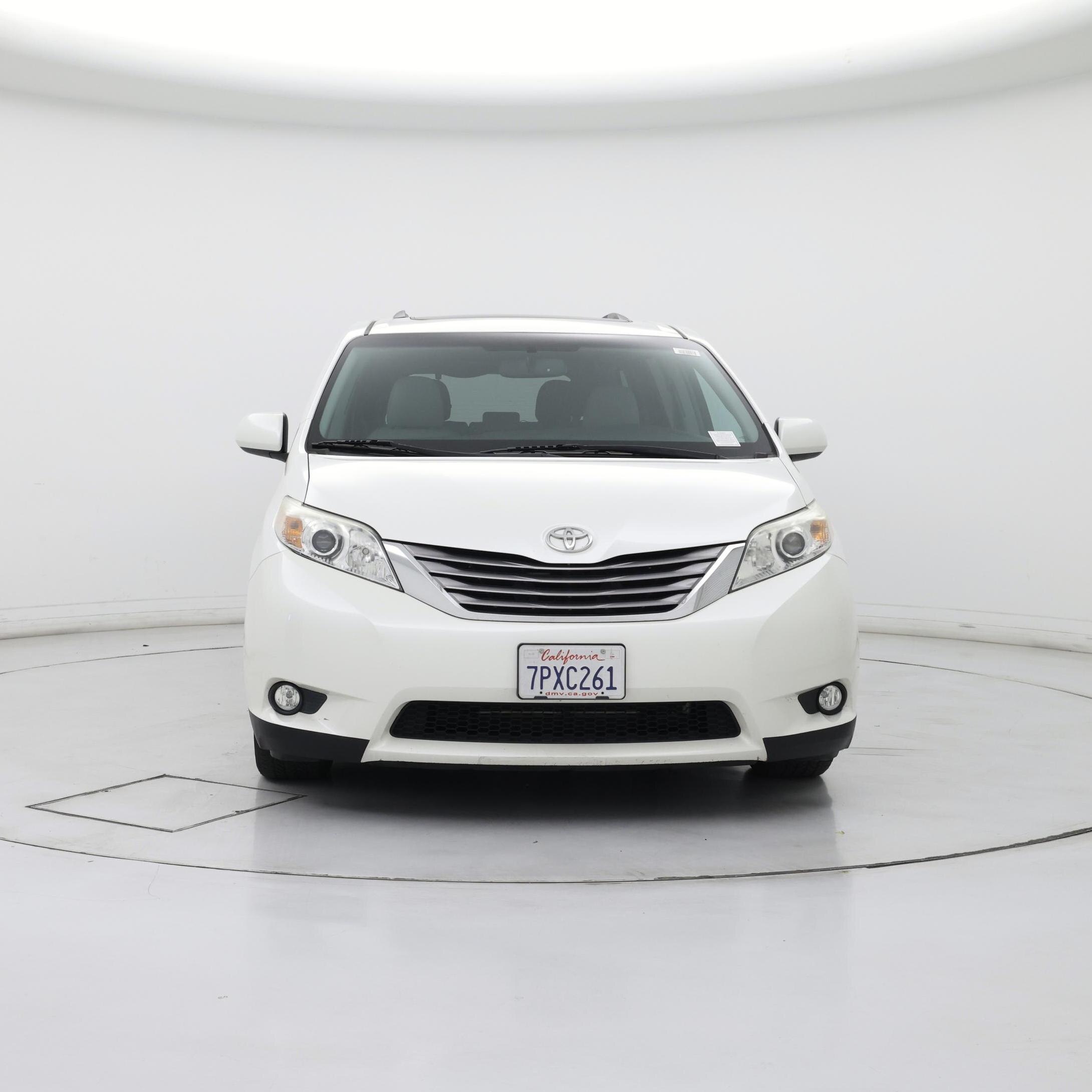 Thumbnail: 2015 Toyota Sienna - 5
