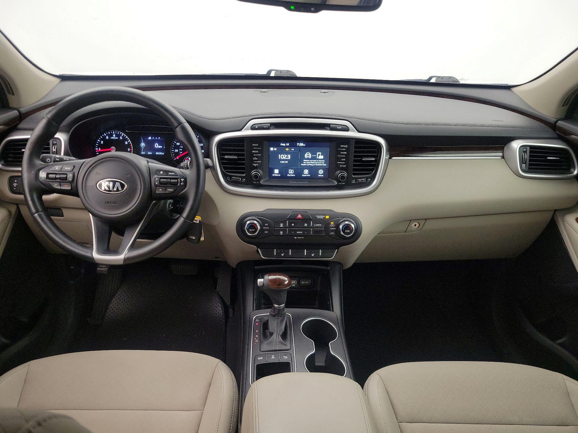 Thumbnail: 2017 Kia Sorento - 9