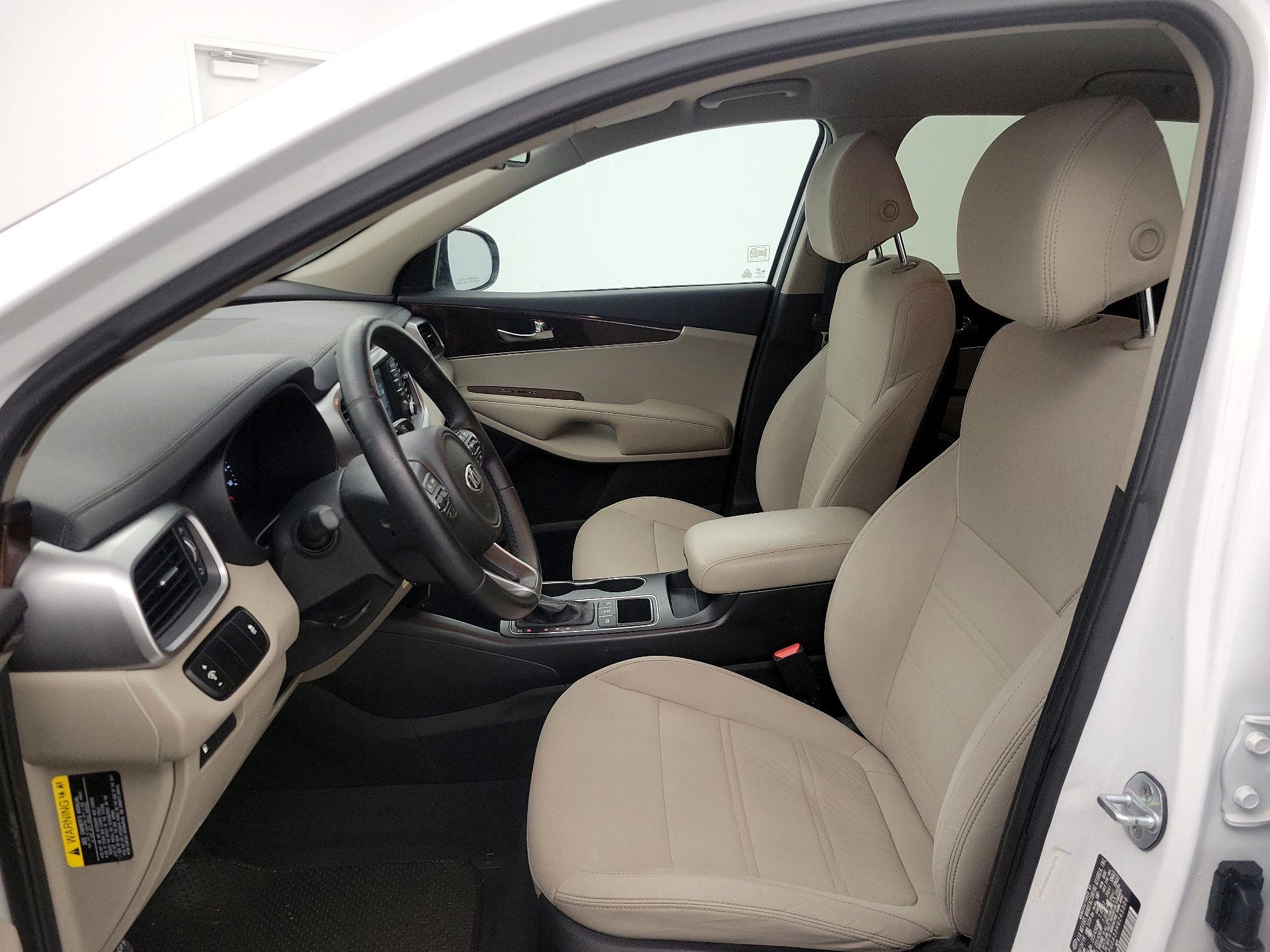 Thumbnail: 2017 Kia Sorento - 11