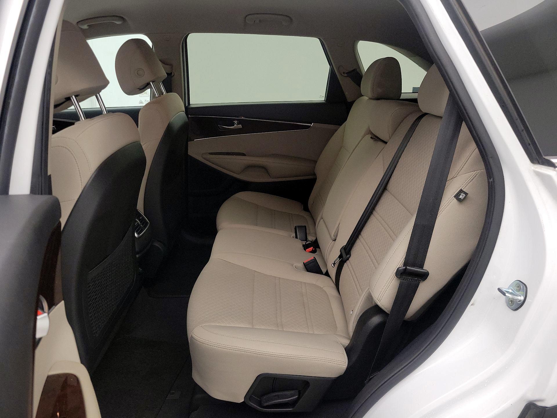 Thumbnail: 2017 Kia Sorento - 19