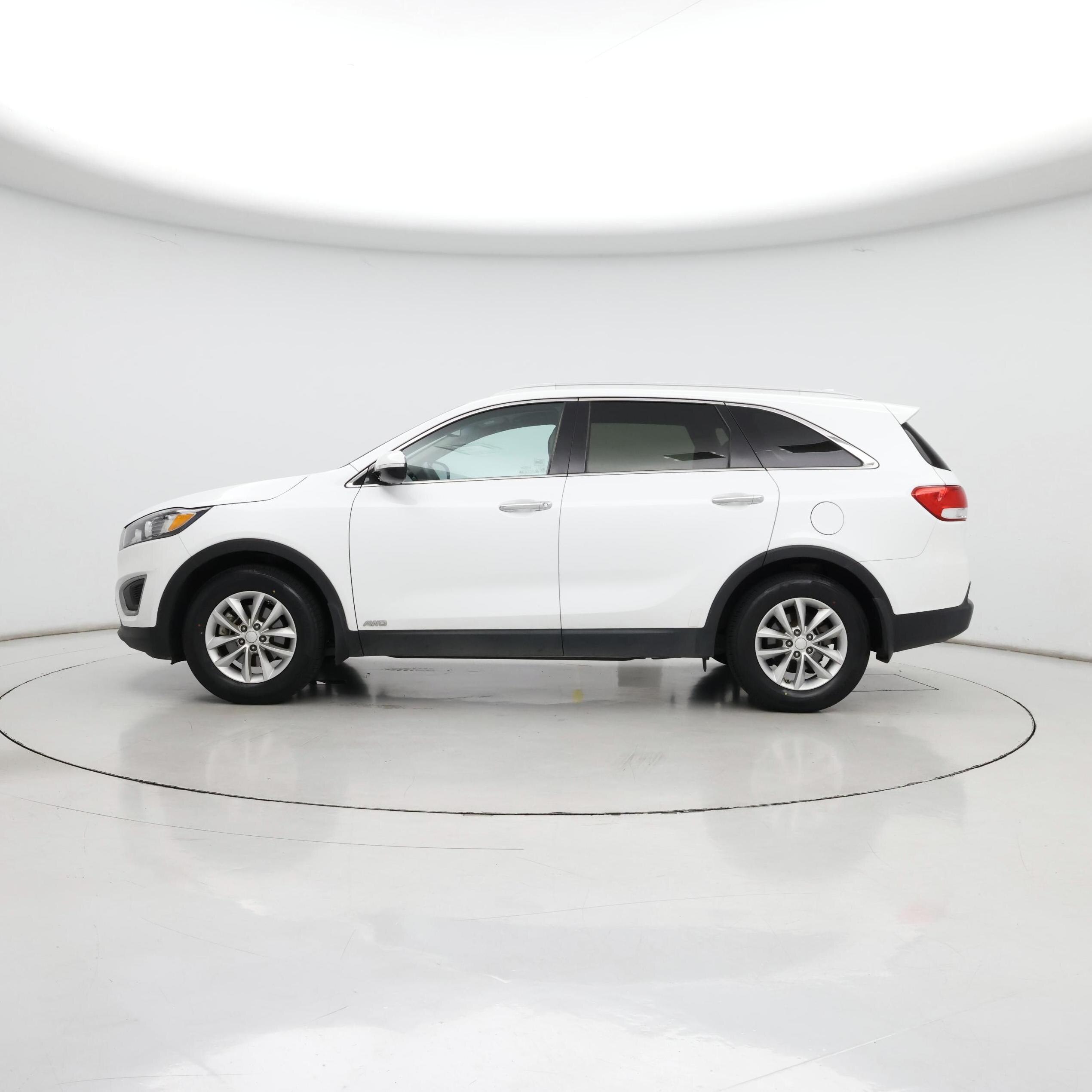 Thumbnail: 2017 Kia Sorento - 3