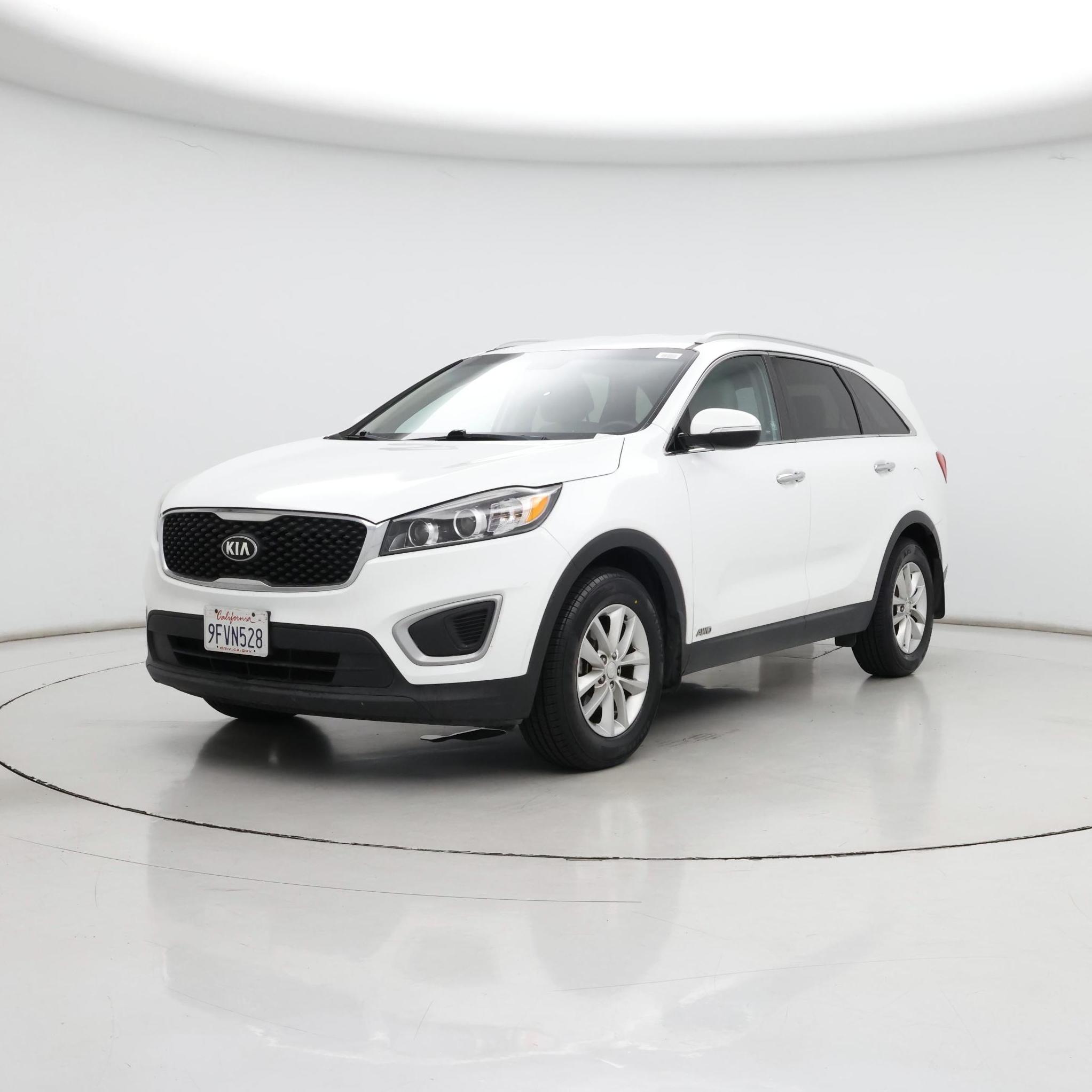 Thumbnail: 2017 Kia Sorento - 4