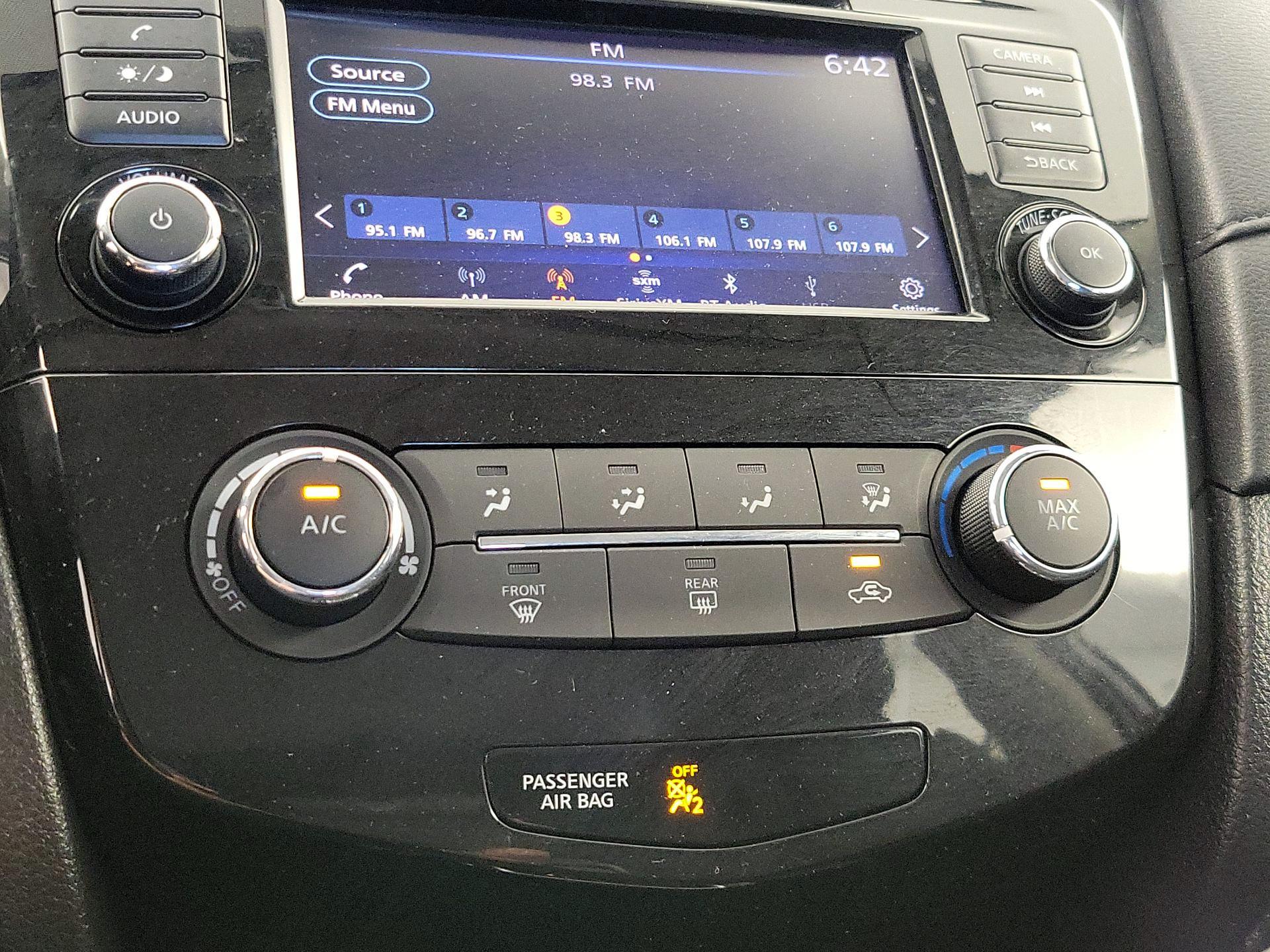 Thumbnail: 2018 Nissan Rogue - 16