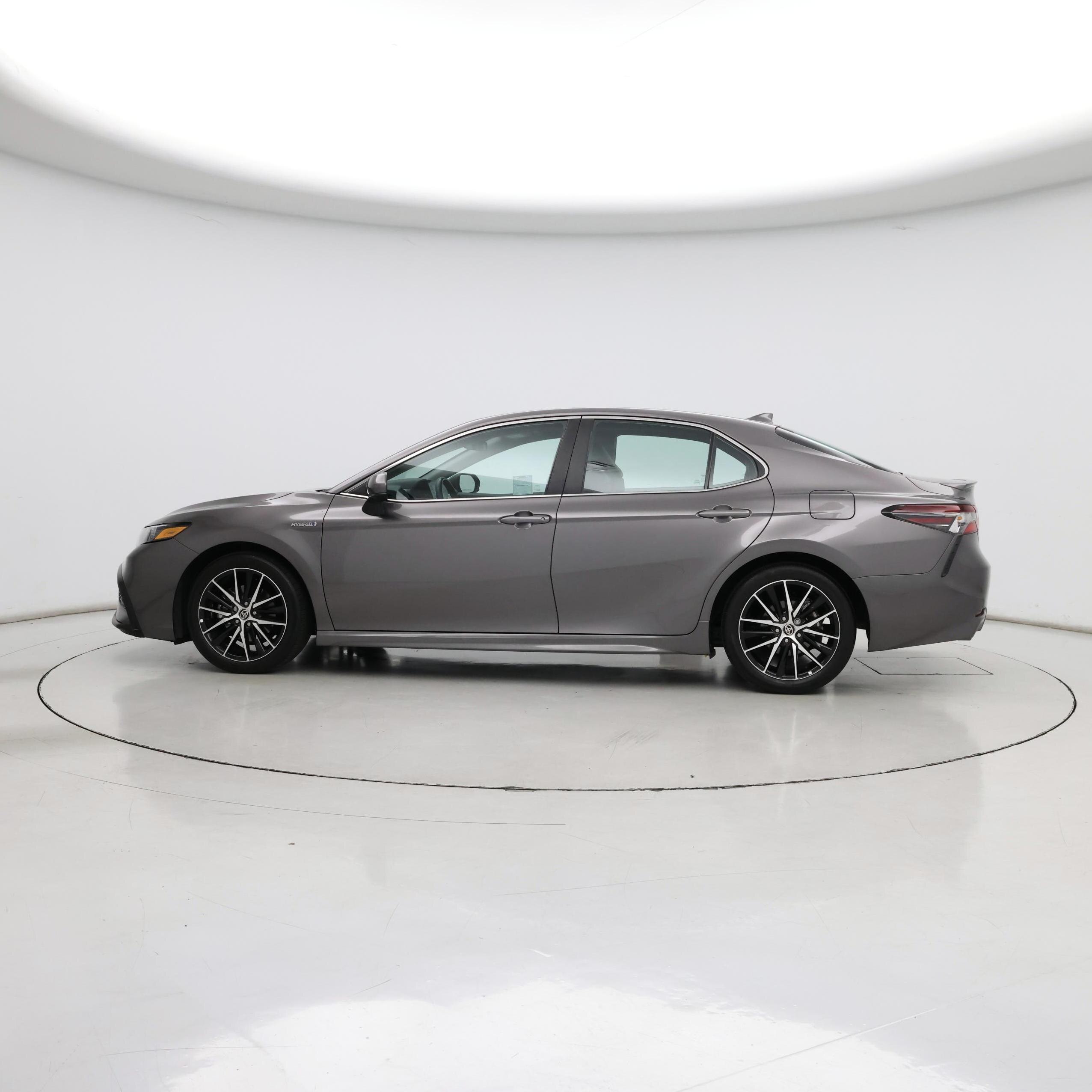 Thumbnail: 2021 Toyota Camry - 3