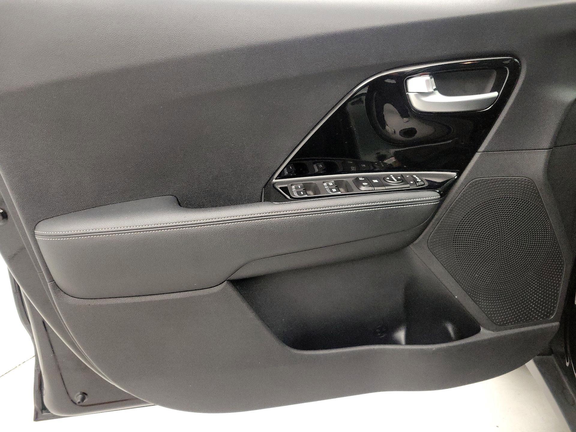 Thumbnail: 2019 Kia Niro - 12