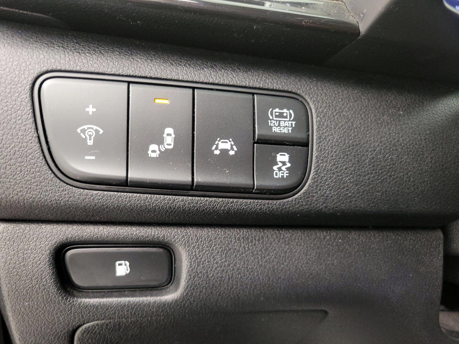 Thumbnail: 2019 Kia Niro - 13
