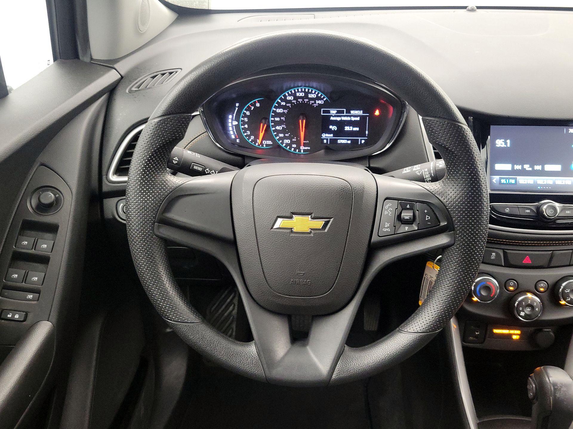 Thumbnail: 2017 Chevrolet Trax - 10