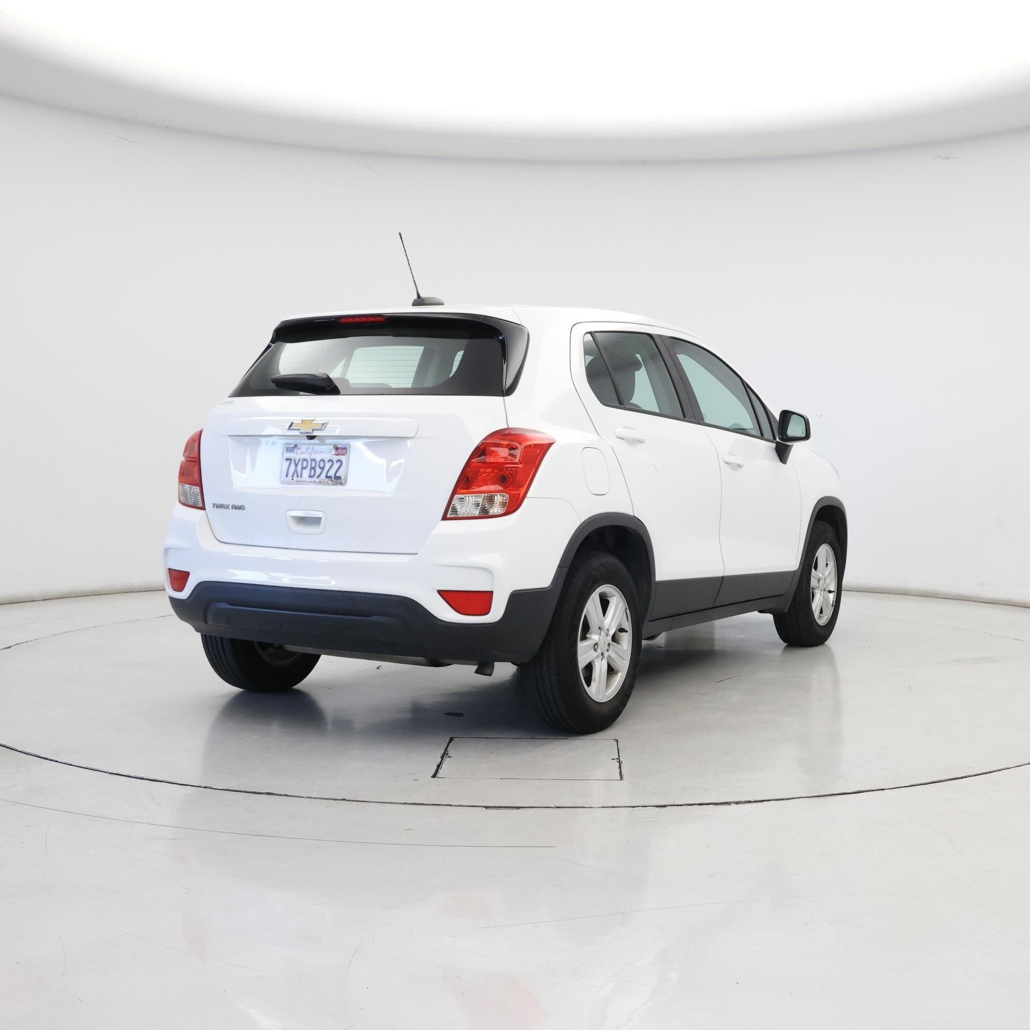 Thumbnail: 2017 Chevrolet Trax - 8