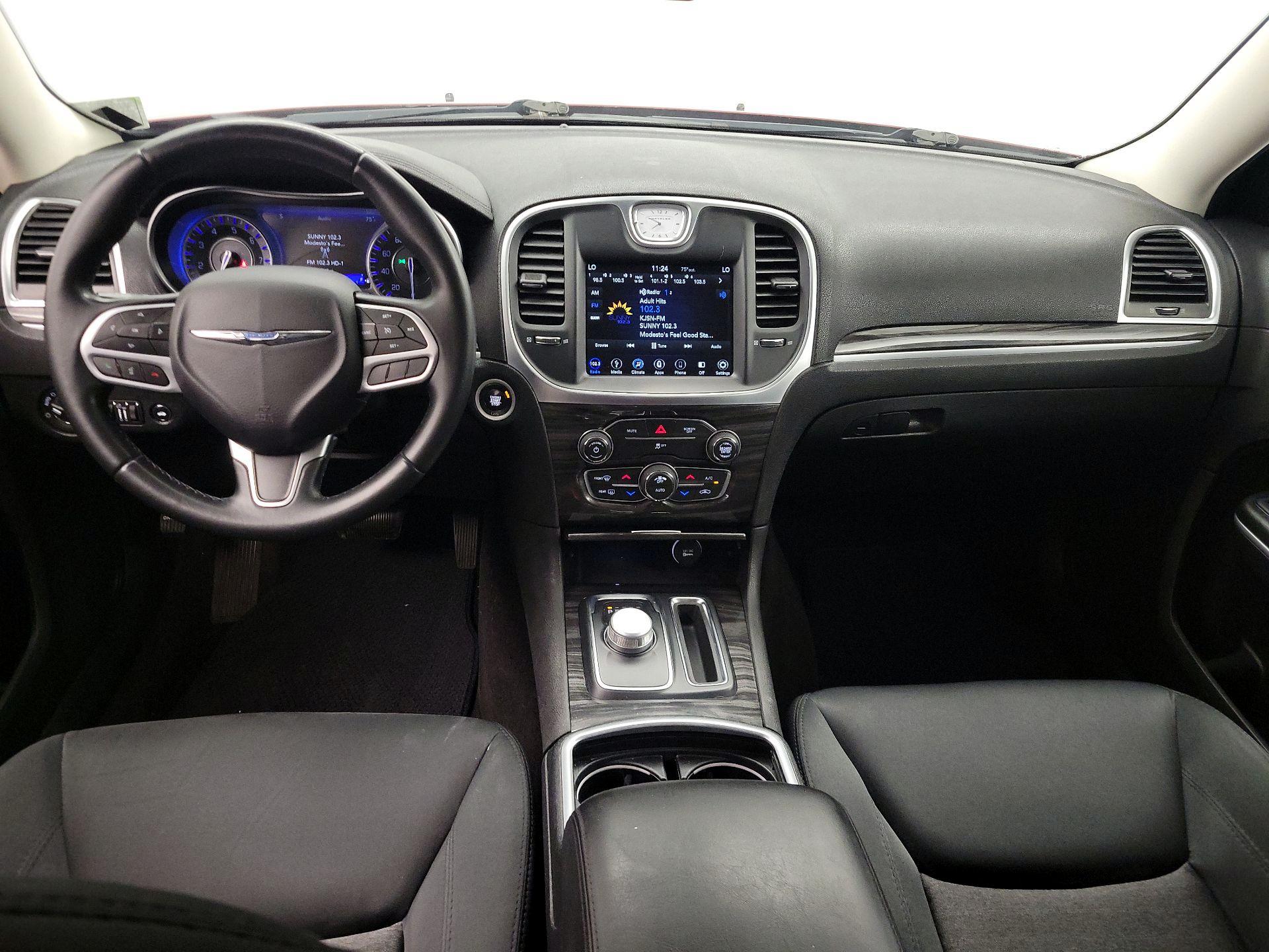 Thumbnail: 2019 Chrysler 300 - 9