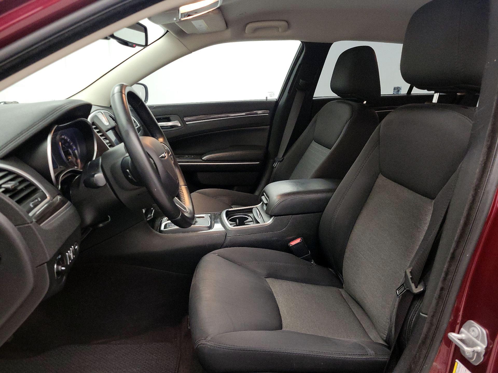 Thumbnail: 2019 Chrysler 300 - 11