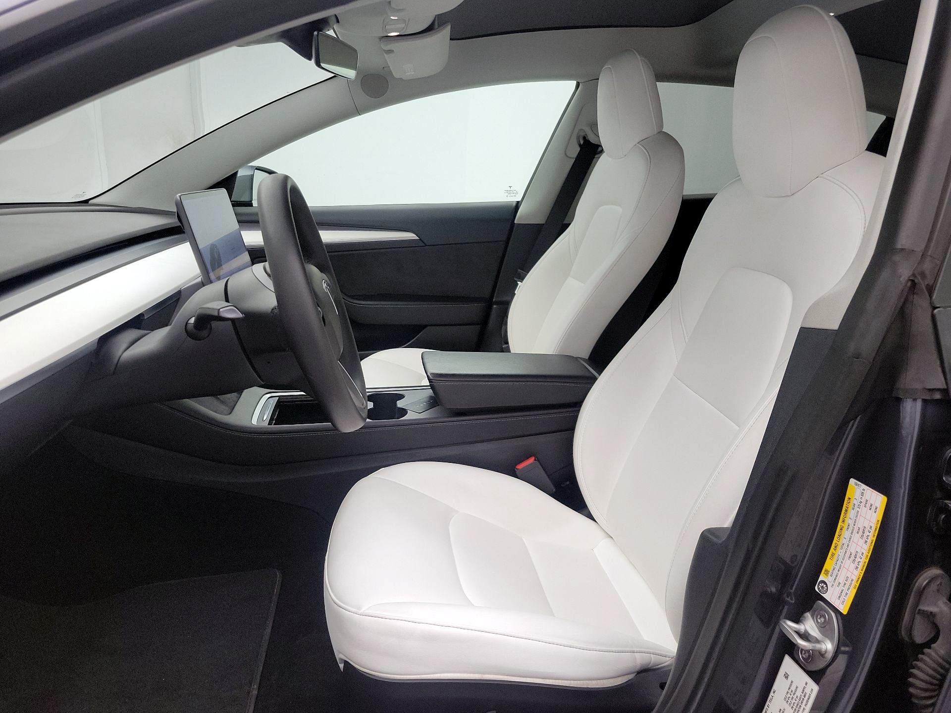 Thumbnail: 2022 Tesla Model 3 - 11