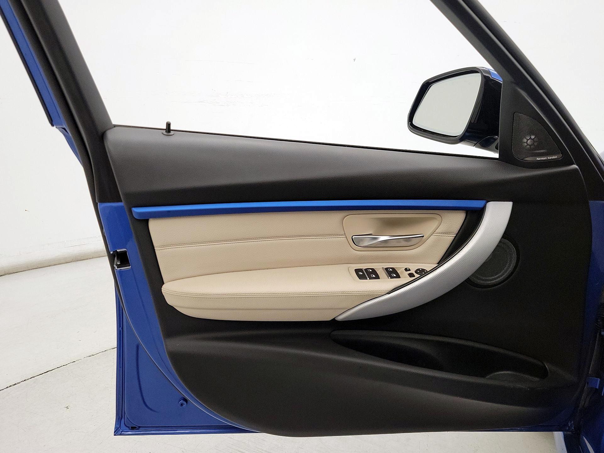 Thumbnail: 2017 BMW 3 Series - 12