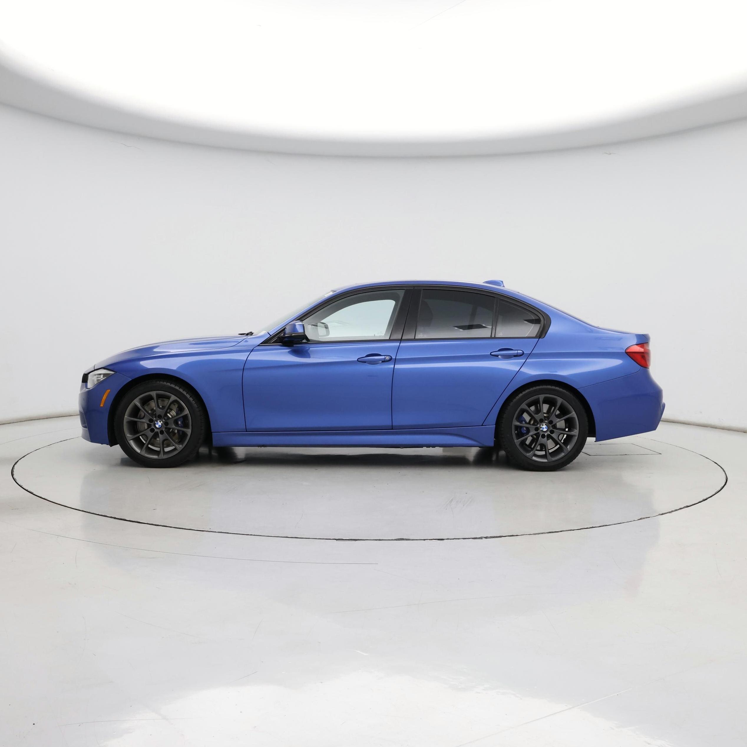 Thumbnail: 2017 BMW 3 Series - 3