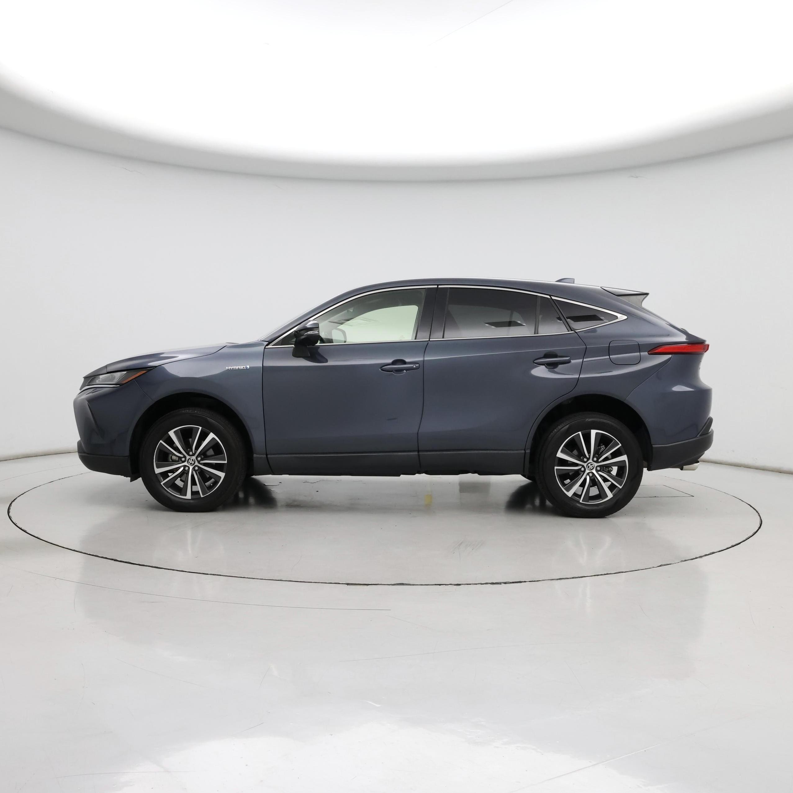 Thumbnail: 2021 Toyota Venza - 3