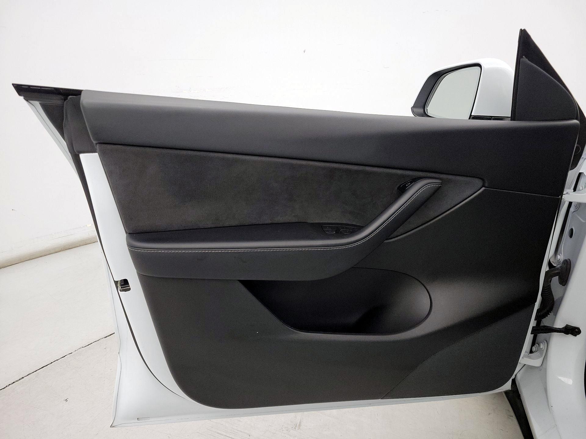 Thumbnail: 2021 Tesla Model Y - 12